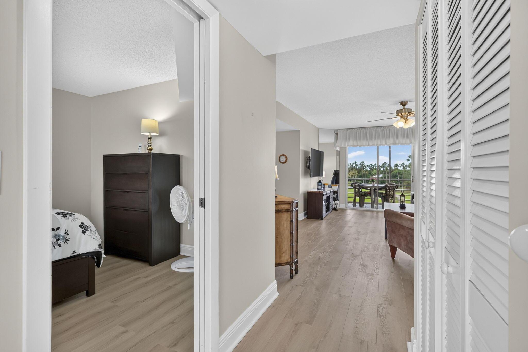 3871 Via Poinciana 407, Lake Worth, FL 33467, Lake Worth - Photo 2