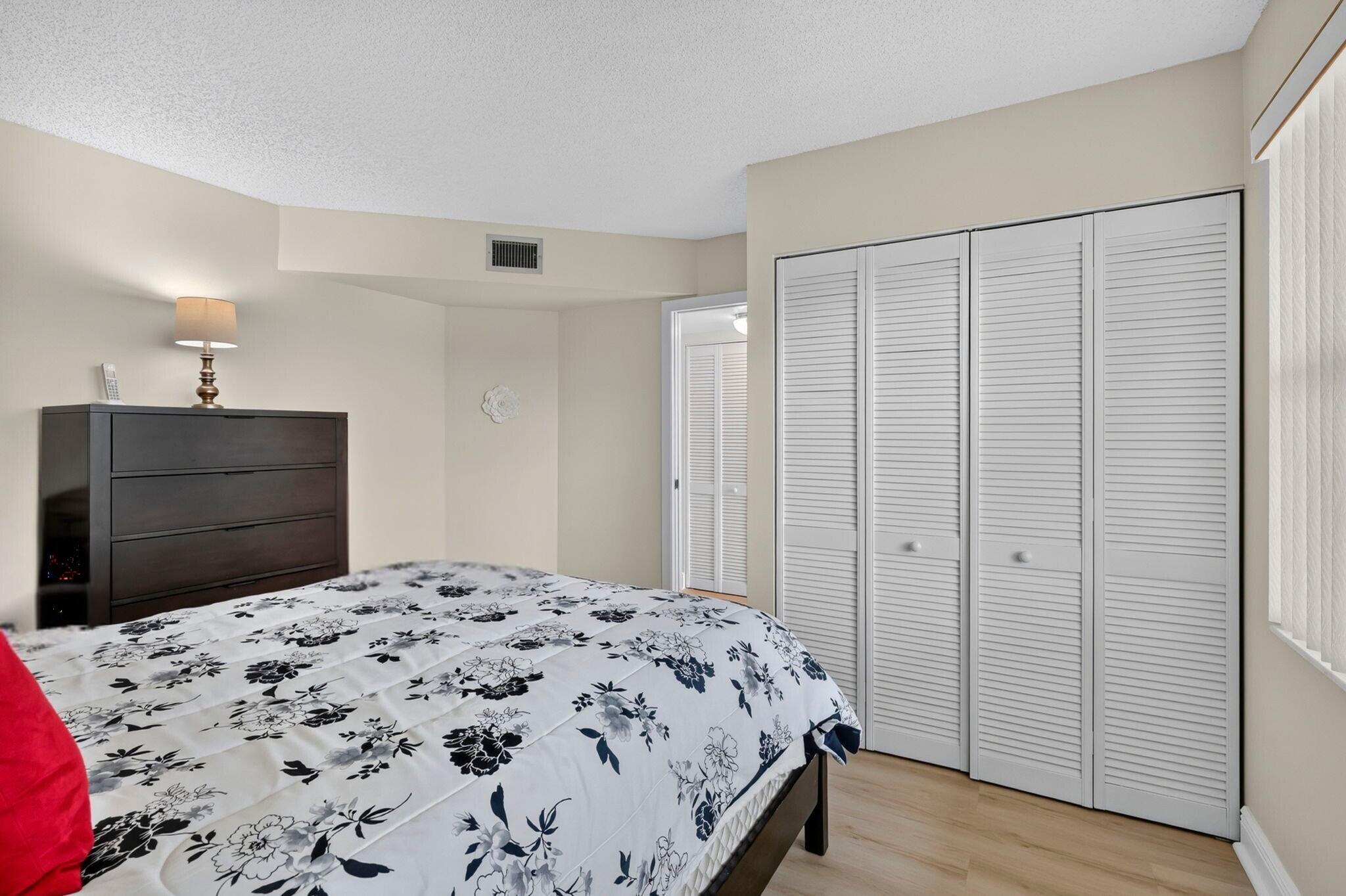 3871 Via Poinciana 407, Lake Worth, FL 33467, Lake Worth - Photo 5
