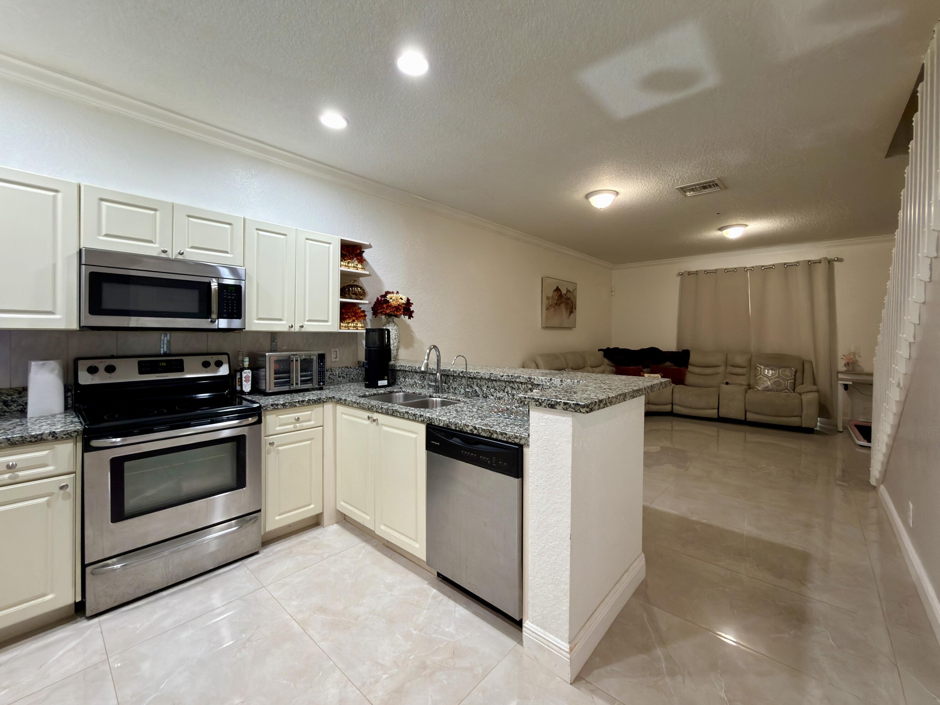 1431 NW 36TH Way, Lauderhill, FL 33311, Lauderhill - Photo 3