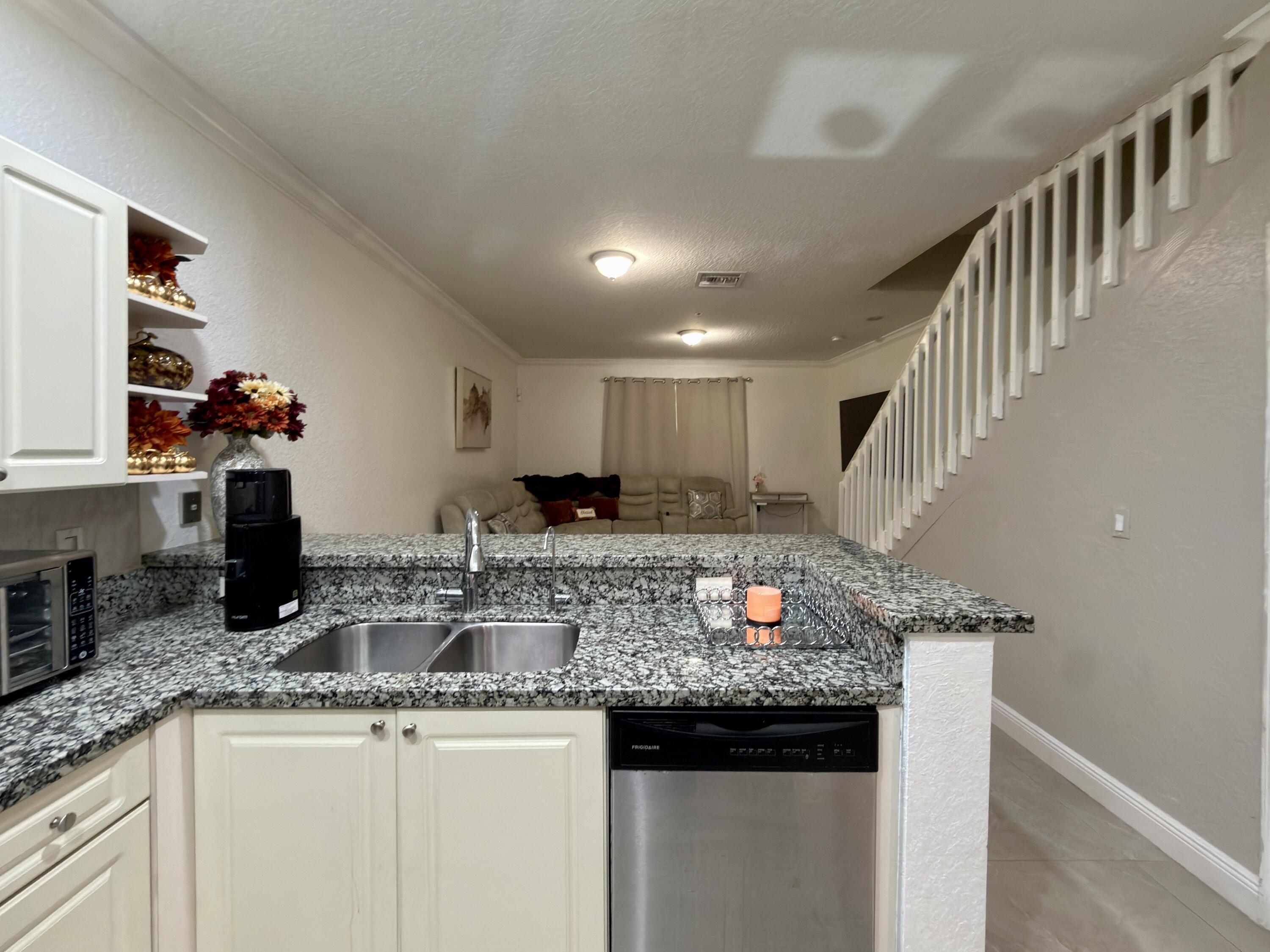1431 NW 36TH Way, Lauderhill, FL 33311, Lauderhill - Photo 5
