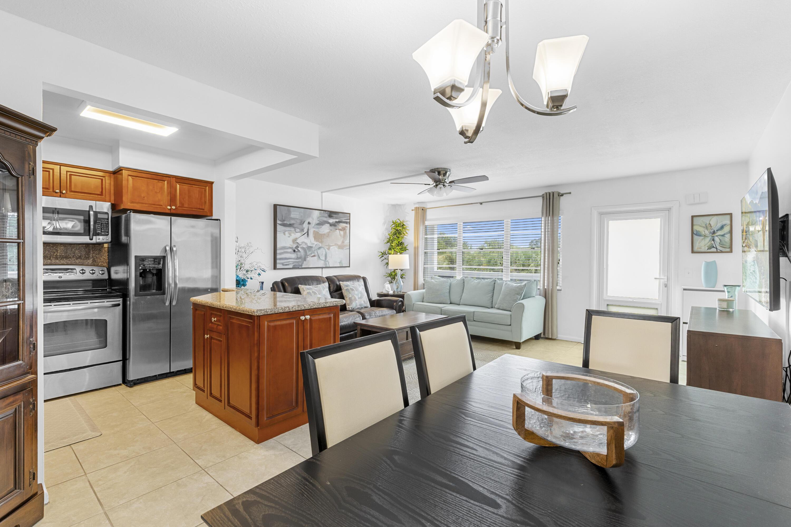 3015 Berkshire A, Deerfield Beach, FL 33442, Deerfield Beach - Photo 3