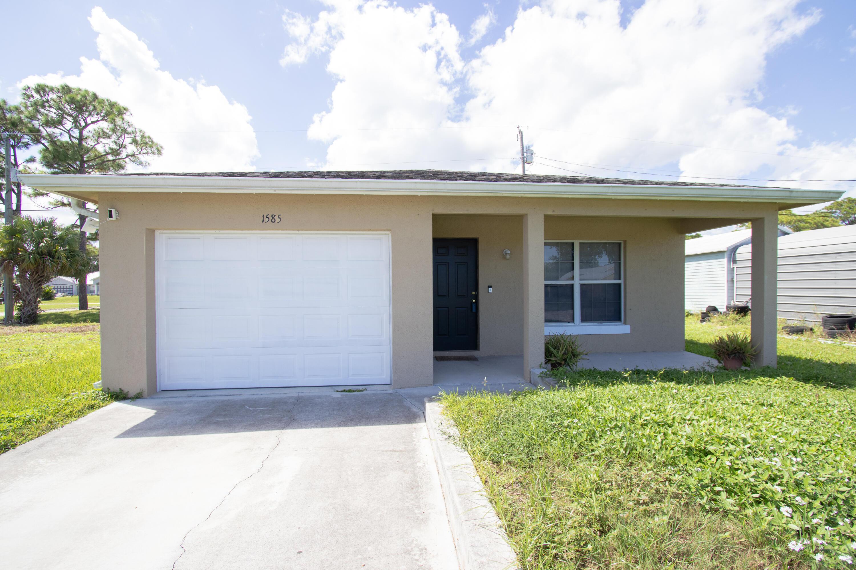 1585 20th Avenue SW, Vero Beach, FL 32962, Vero Beach - Photo 2