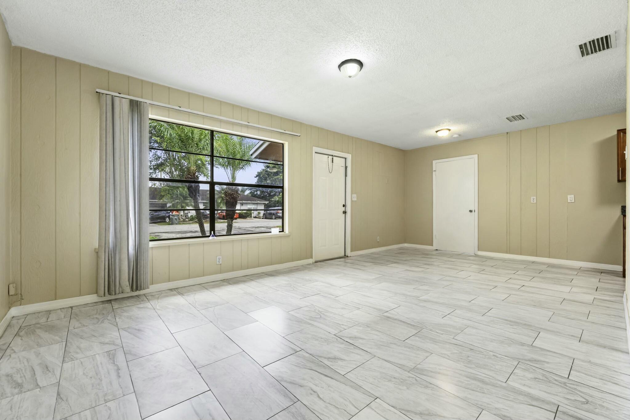 816 NE 22ND Street, Belle Glade, FL 33430, Belle Glade - Photo 3