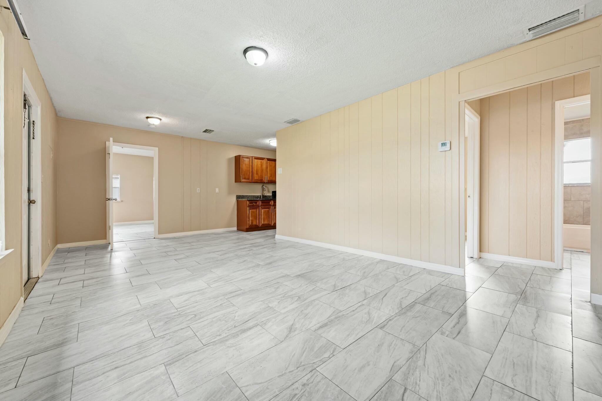 816 NE 22ND Street, Belle Glade, FL 33430, Belle Glade - Photo 4