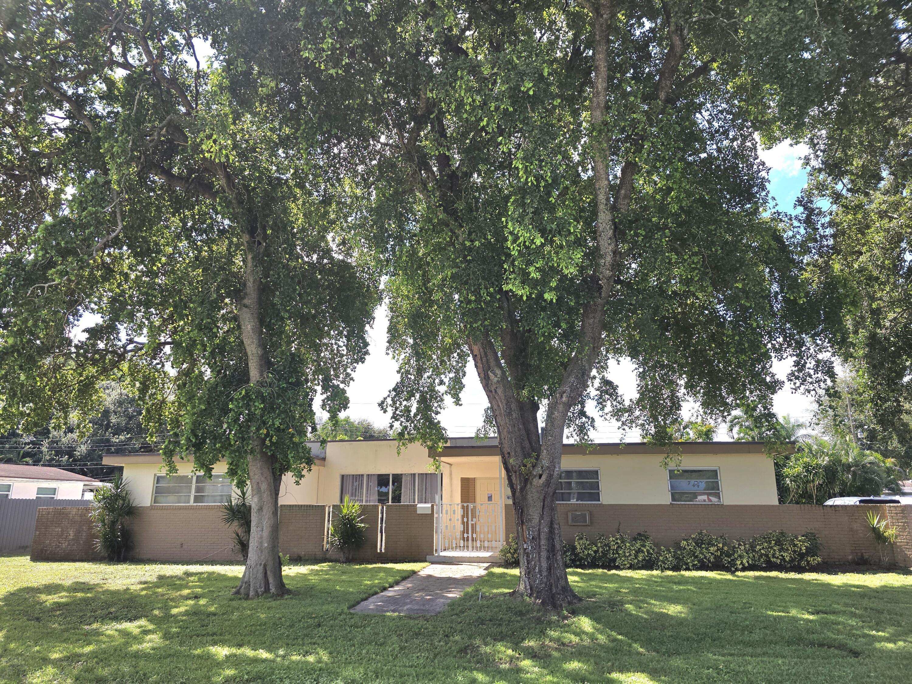 6840 SW 16th Street, Pembroke Pines, FL 33023, Pembroke Pines