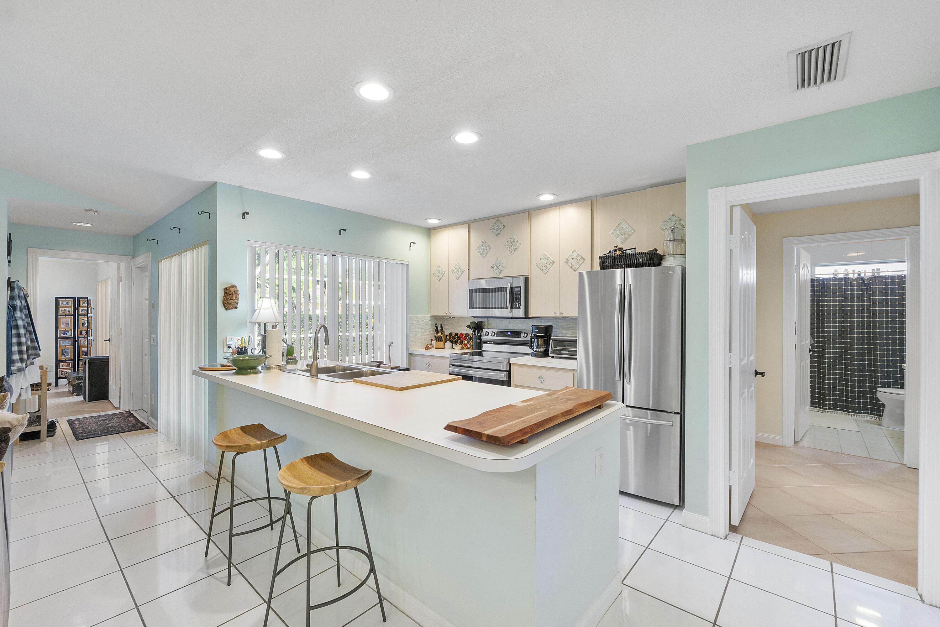 9041 SUN TERRACE Circle A, West Palm Beach, FL 33403, West Palm Beach - Photo 4