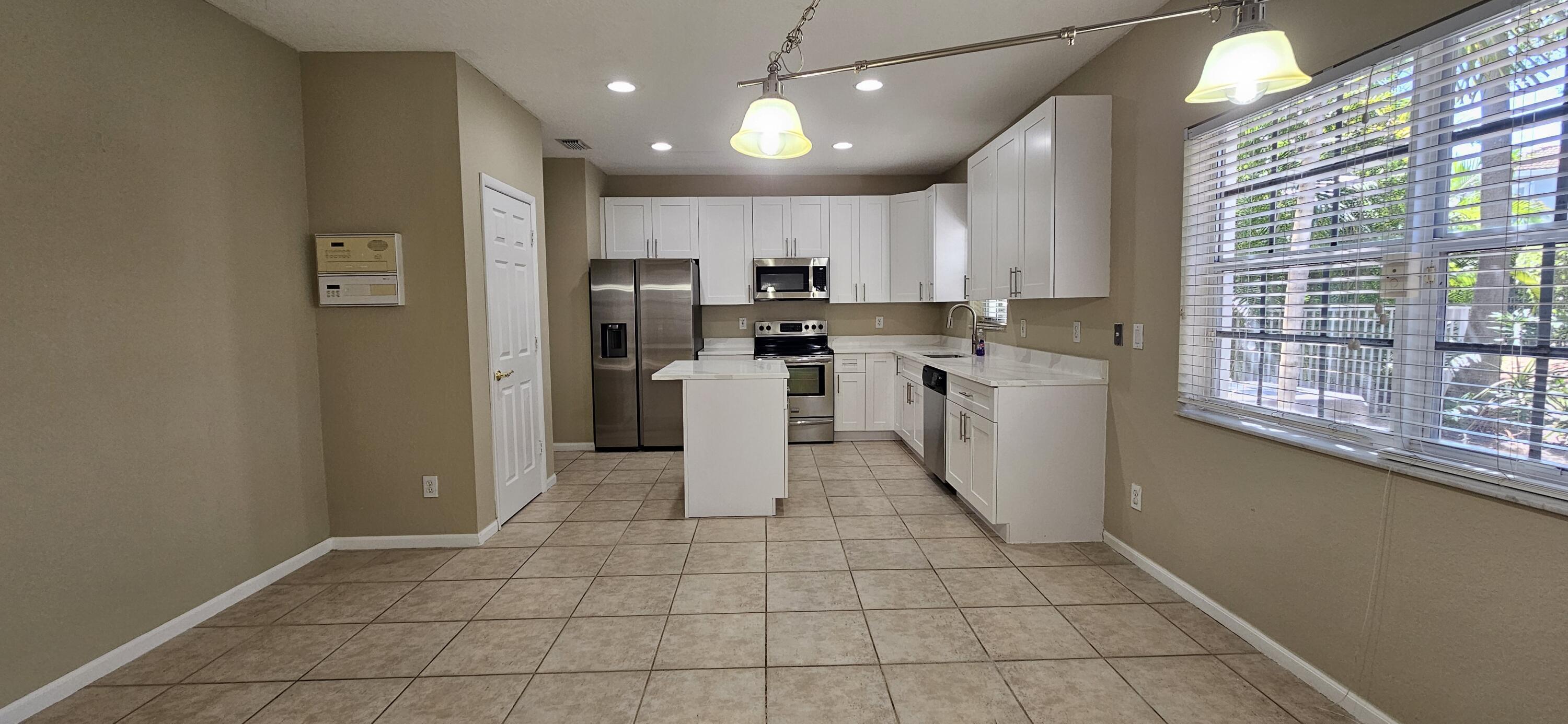 754 NW 126TH Avenue, Coral Springs, FL 33071, Coral Springs - Photo 5