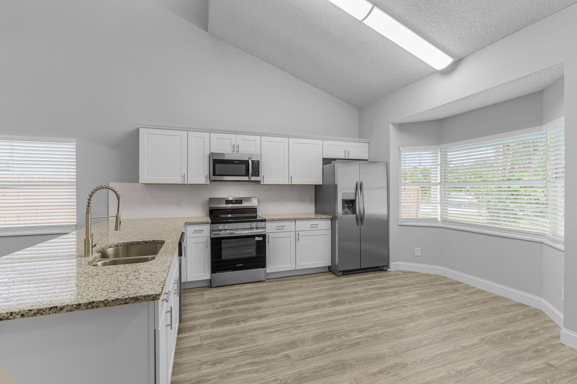 1646 3RD Court SW, Vero Beach, FL 32962, Vero Beach - Photo 4