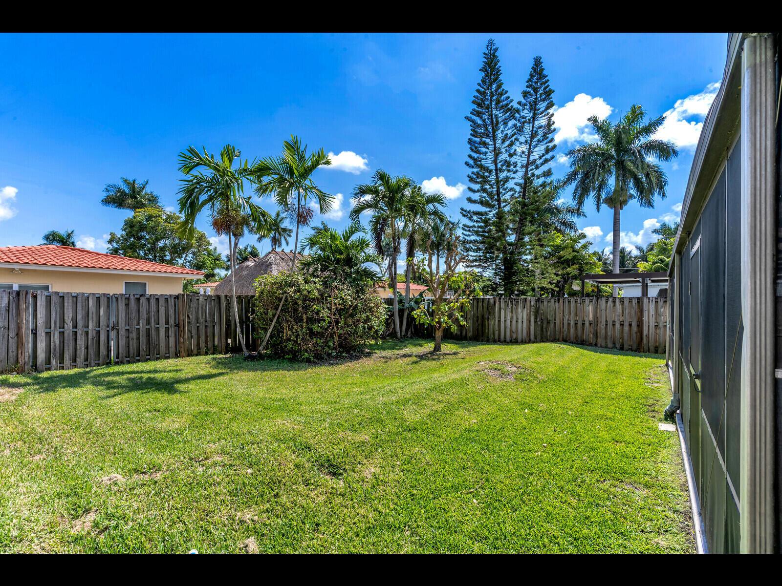1315 Buchanan Street, Hollywood, FL 33019, Hollywood - Photo 2