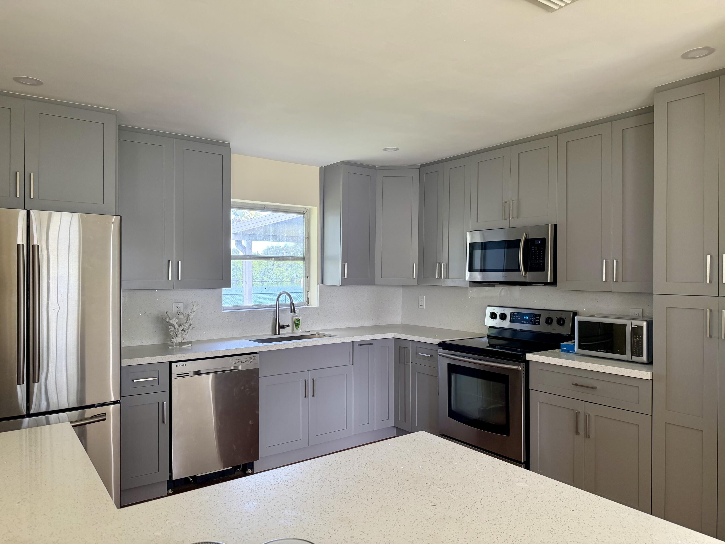 531 SW 11TH Avenue, Hallandale Beach, FL 33009, Hallandale Beach - Photo 4