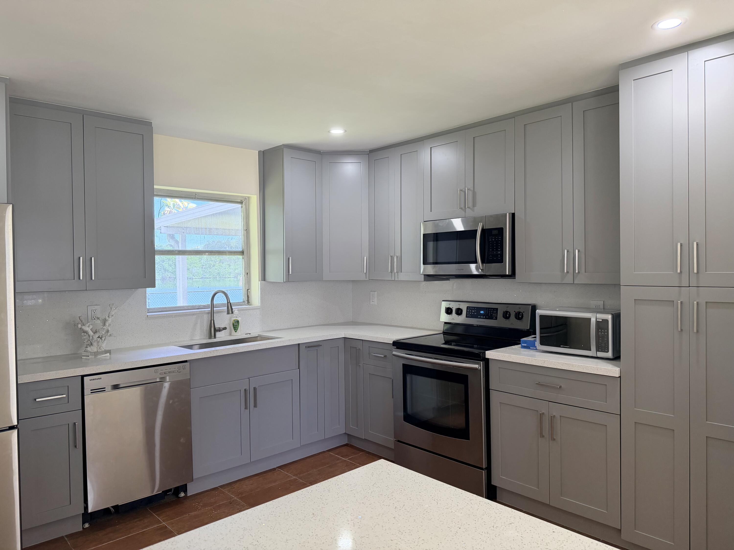 531 SW 11TH Avenue, Hallandale Beach, FL 33009, Hallandale Beach - Photo 5