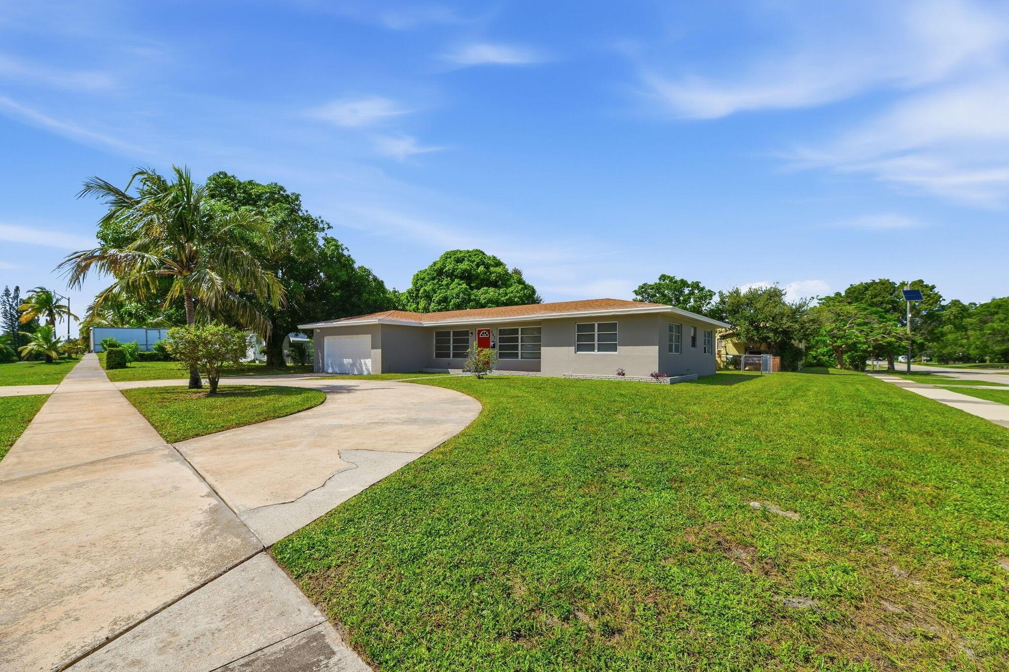 207 BAYBERRY Drive, Lake Park, FL 33403, Lake Park