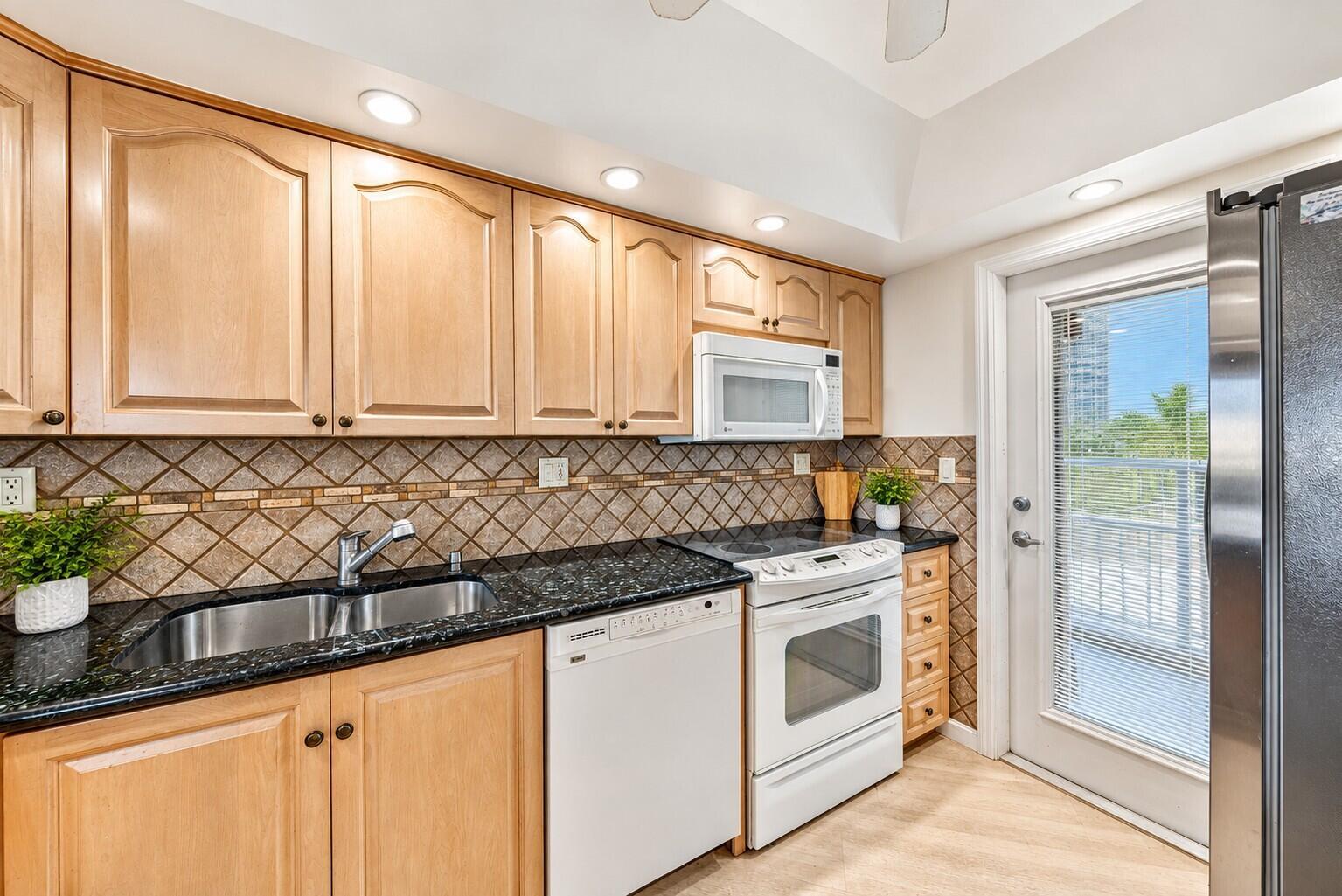 3180 NE 48TH Court 309, Lighthouse Point, FL 33064, Lighthouse Point - Photo 5