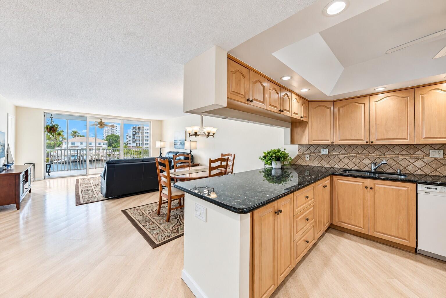 3180 NE 48TH Court 309, Lighthouse Point, FL 33064, Lighthouse Point - Photo 4