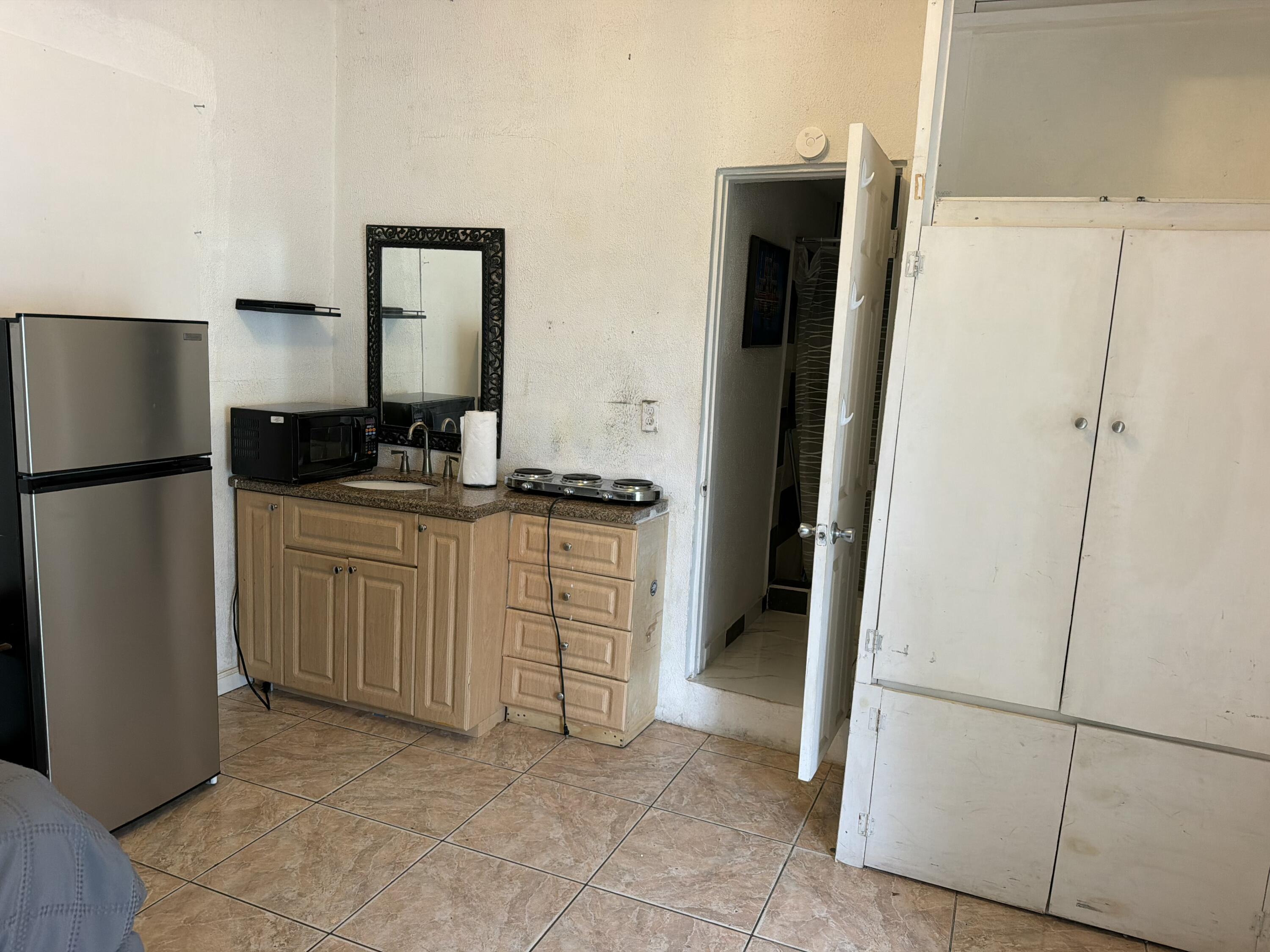 1822 Cleveland Street 3, Hollywood, FL 33020, Hollywood - Photo 4