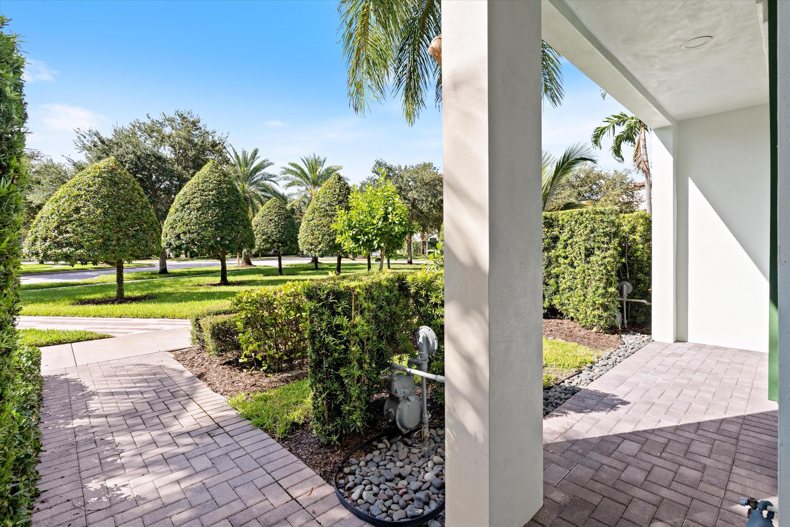 7089 Edison Place, Palm Beach Gardens, FL 33418, Palm Beach Gardens - Photo 2