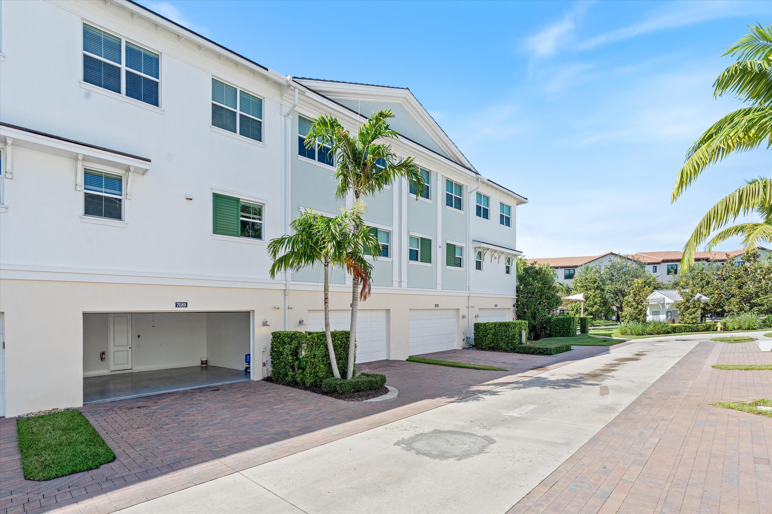 7089 Edison Place, Palm Beach Gardens, FL 33418, Palm Beach Gardens - Photo 3