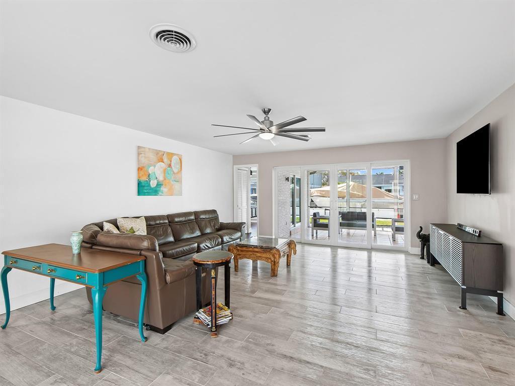 300 SE 10TH Street, Pompano Beach, FL 33060, Pompano Beach - Photo 5