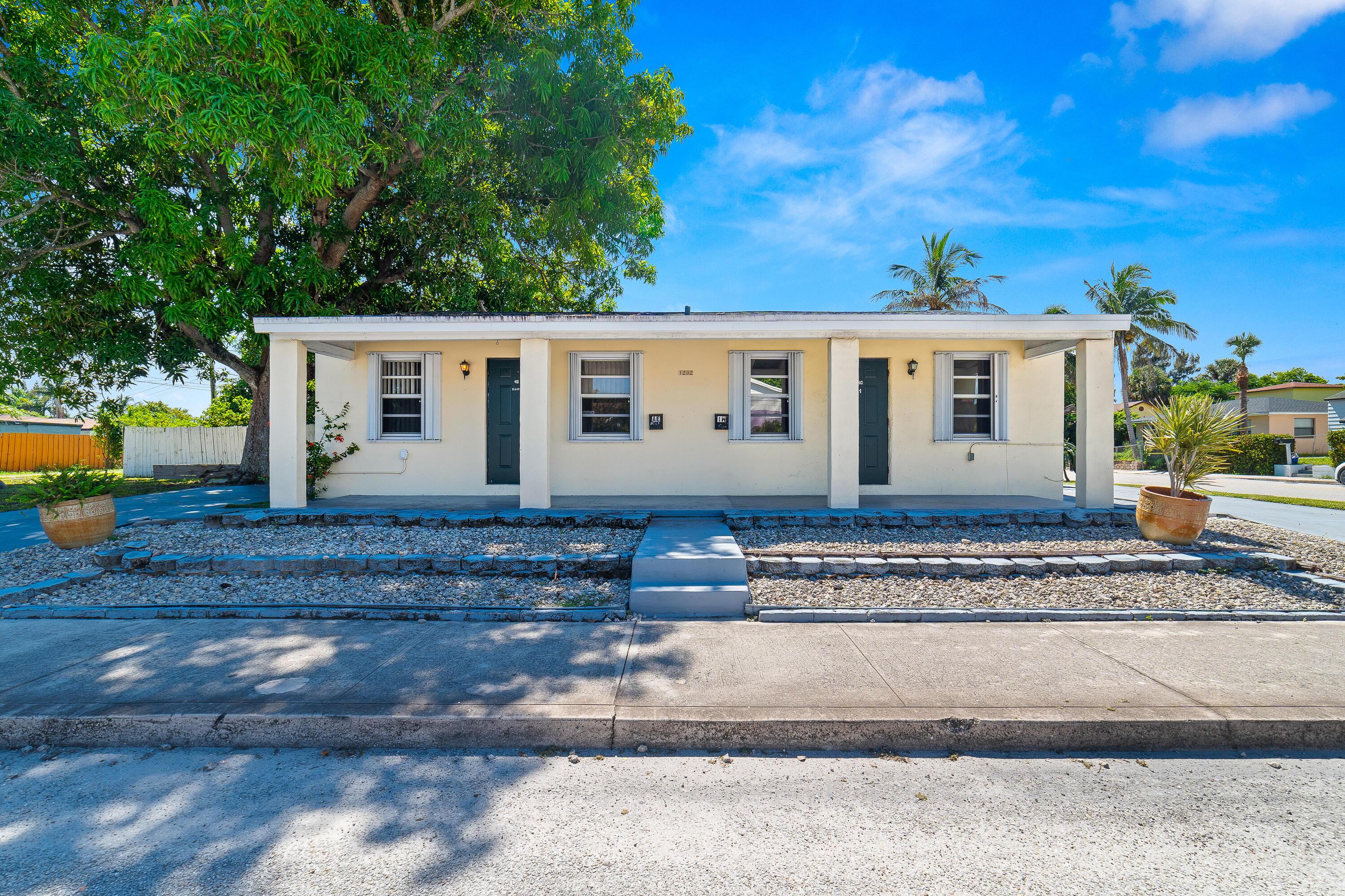 1202 S M Street, Lake Worth Beach, FL 33460, Lake Worth Beach