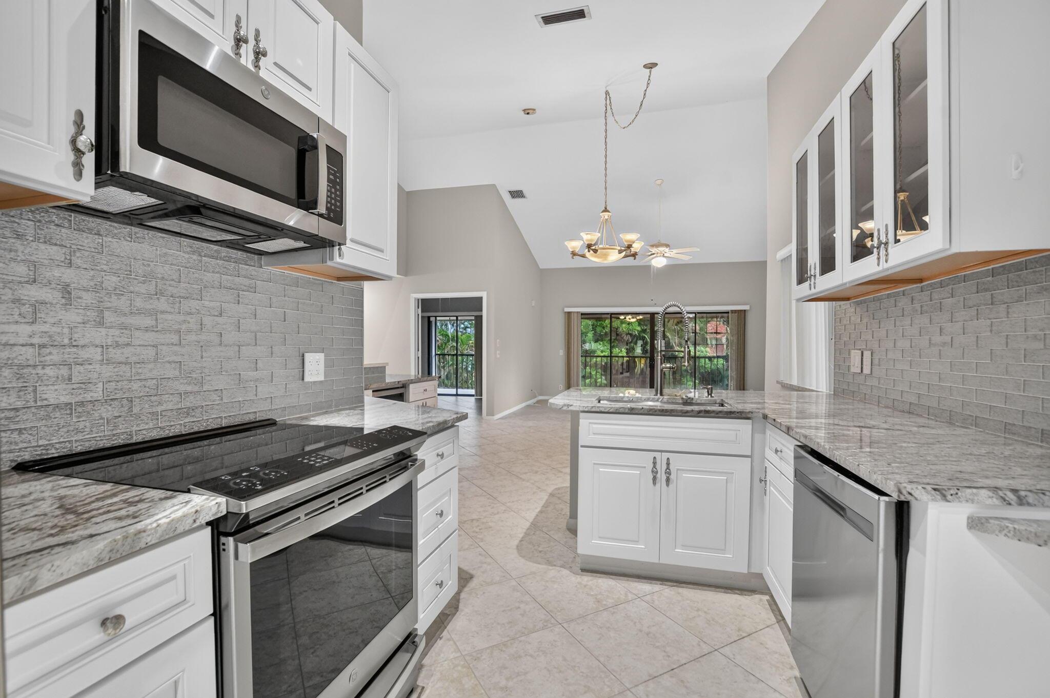 7864 LEXINGTON CLUB Boulevard D, Delray Beach, FL 33446, Delray Beach - Photo 3