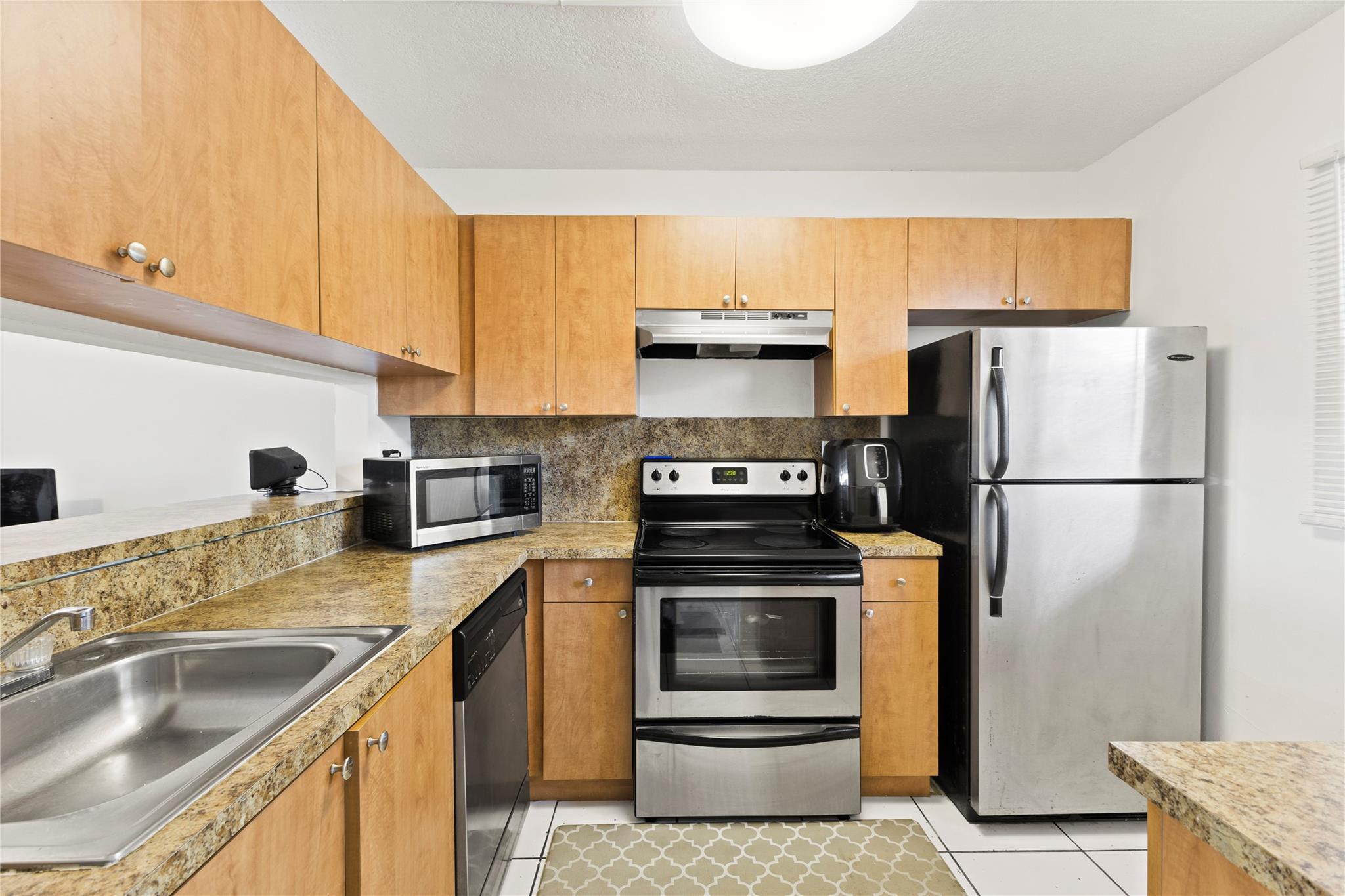 3199 FOXCROFT Road 304, Miramar, FL 33025, Miramar - Photo 4