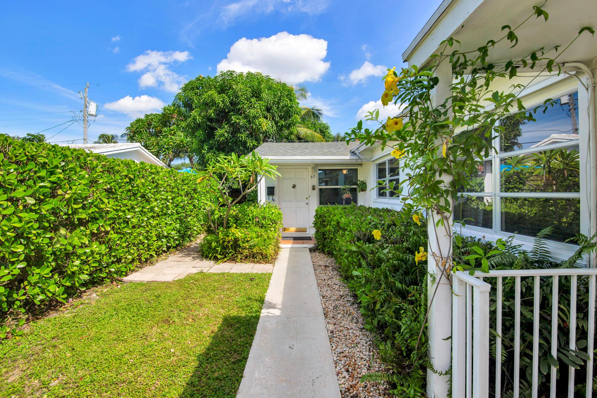 217 Pine Terrace, West Palm Beach, FL 33405, West Palm Beach - Photo 2