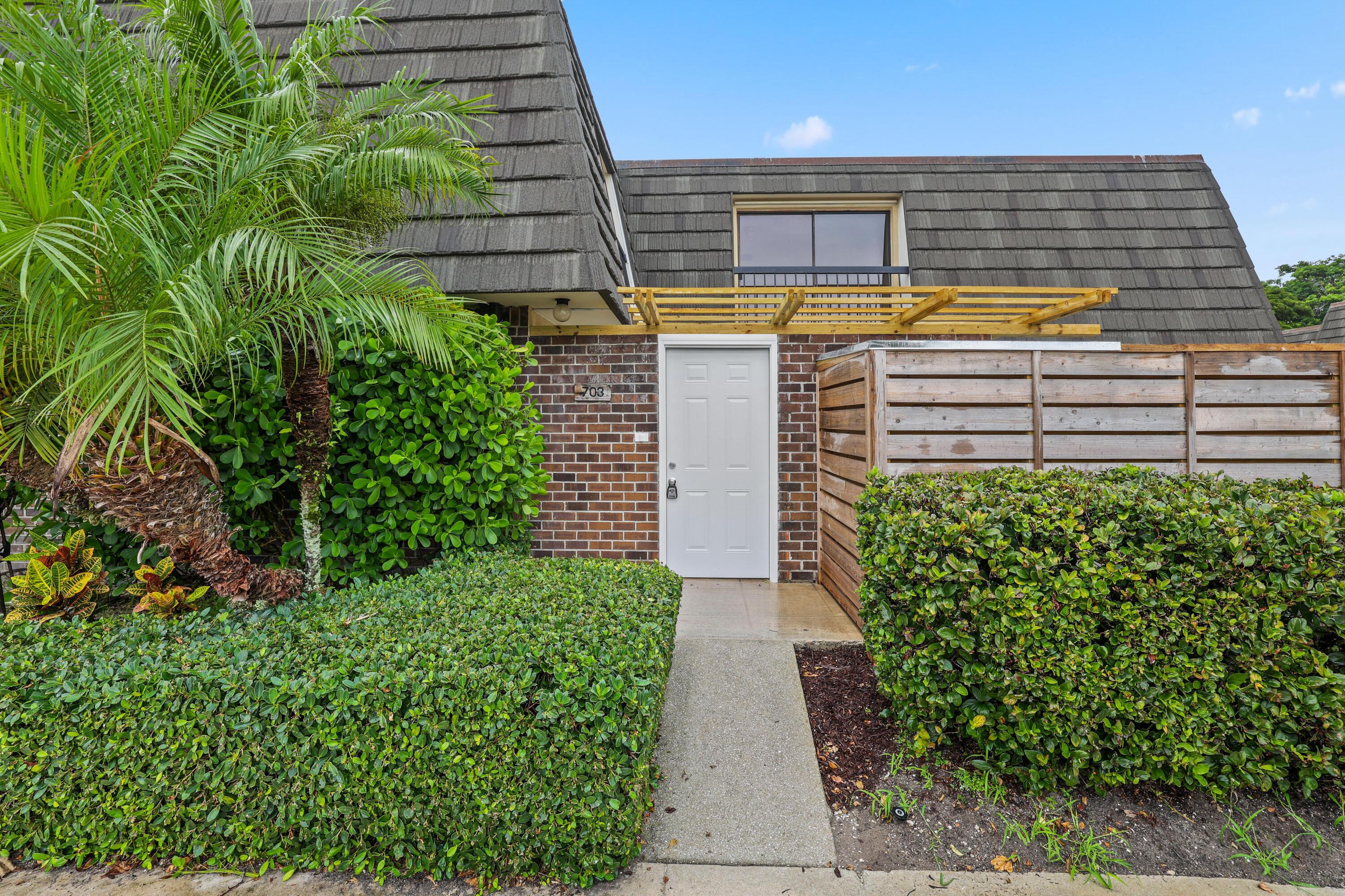 703 7th Terrace, Palm Beach Gardens, FL 33418, Palm Beach Gardens - Photo 2
