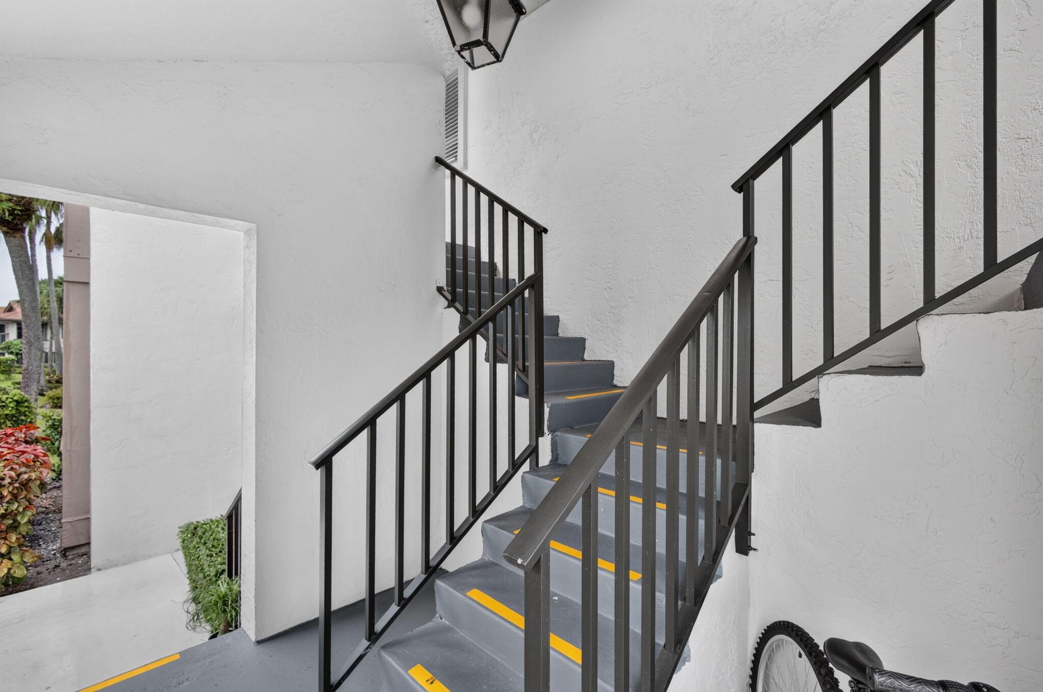 1103 Duncan Circle 201, Palm Beach Gardens, FL 33418, Palm Beach Gardens - Photo 2