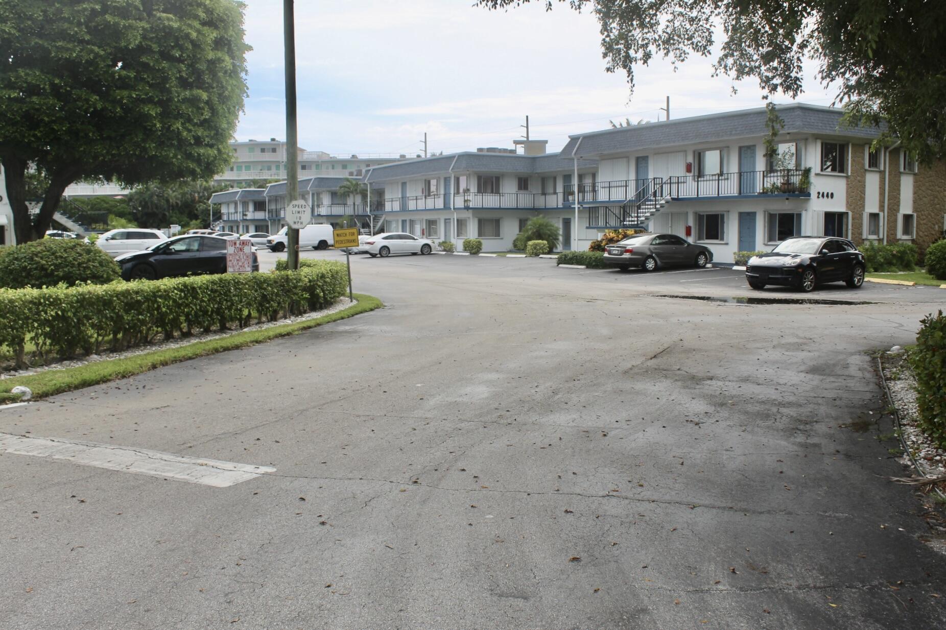 2440 Lake Osborne Drive 105, Lake Worth Beach, FL 33461, Lake Worth Beach - Photo 2