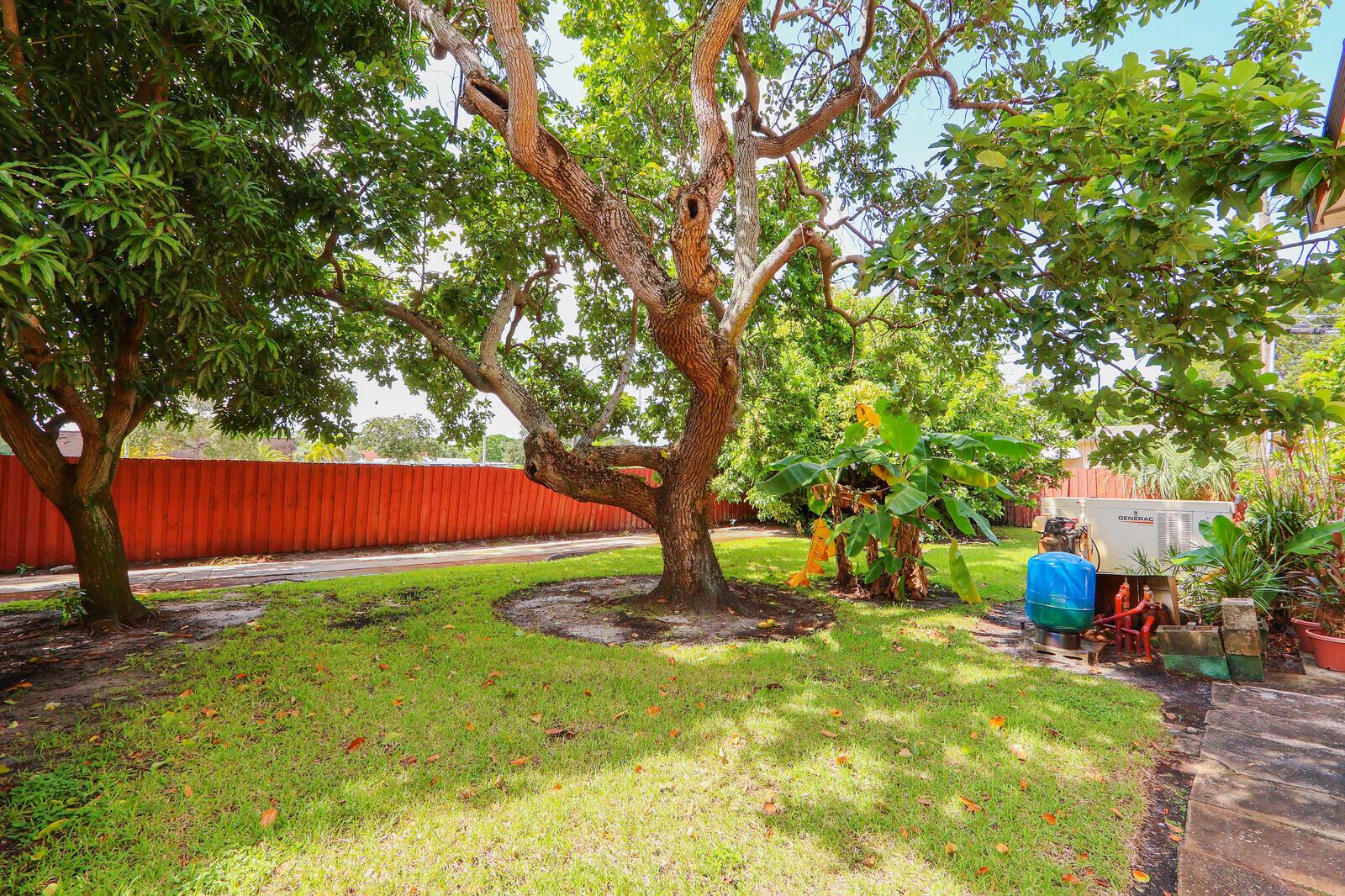 525 51ST Street, West Palm Beach, FL 33407, West Palm Beach - Photo 5