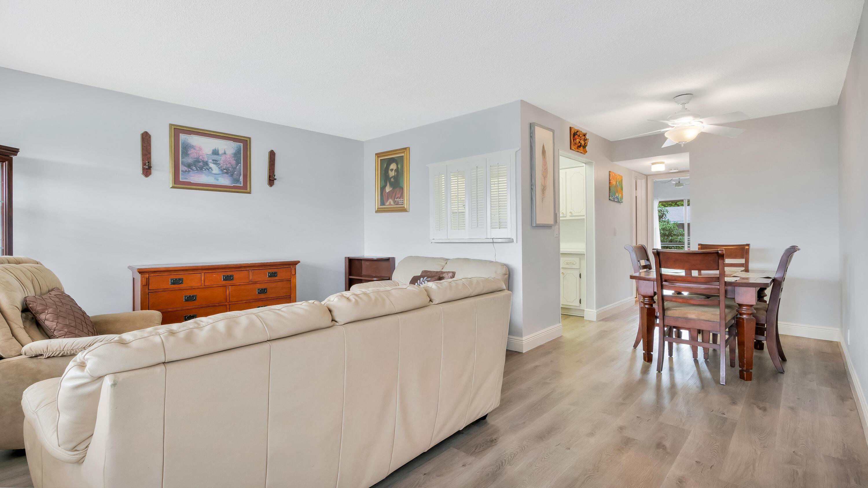 16 ANDOVER A A, West Palm Beach, FL 33417, West Palm Beach - Photo 2