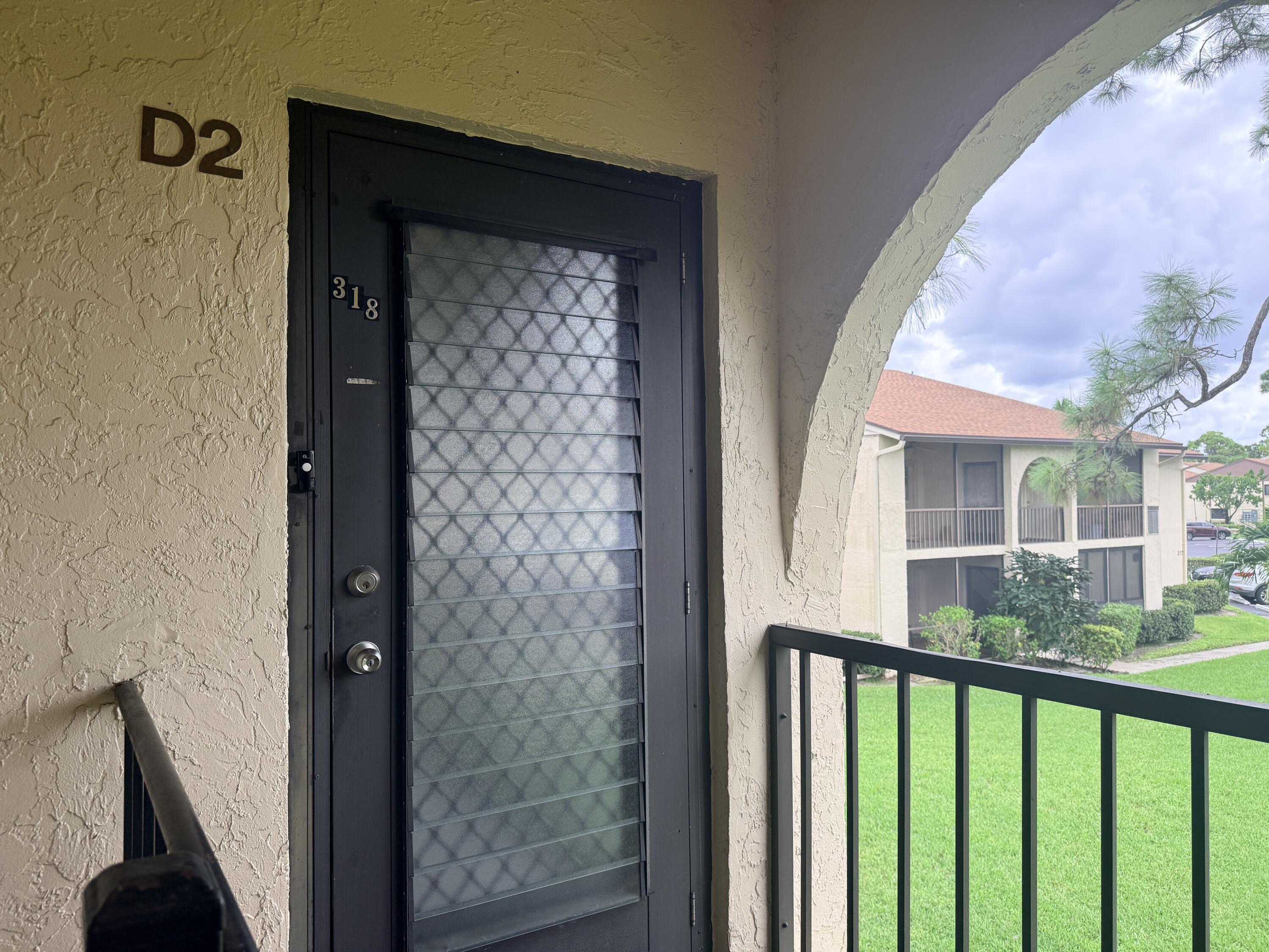318 Knotty Pine Circle D-2, Greenacres, FL 33463, Greenacres - Photo 2