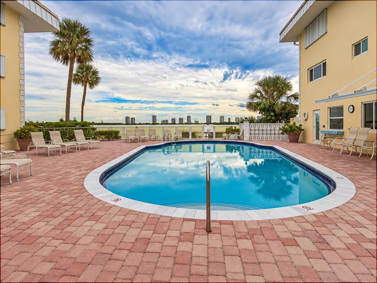 101 Doolen Court 205, North Palm Beach, FL 33408, North Palm Beach - Photo 3