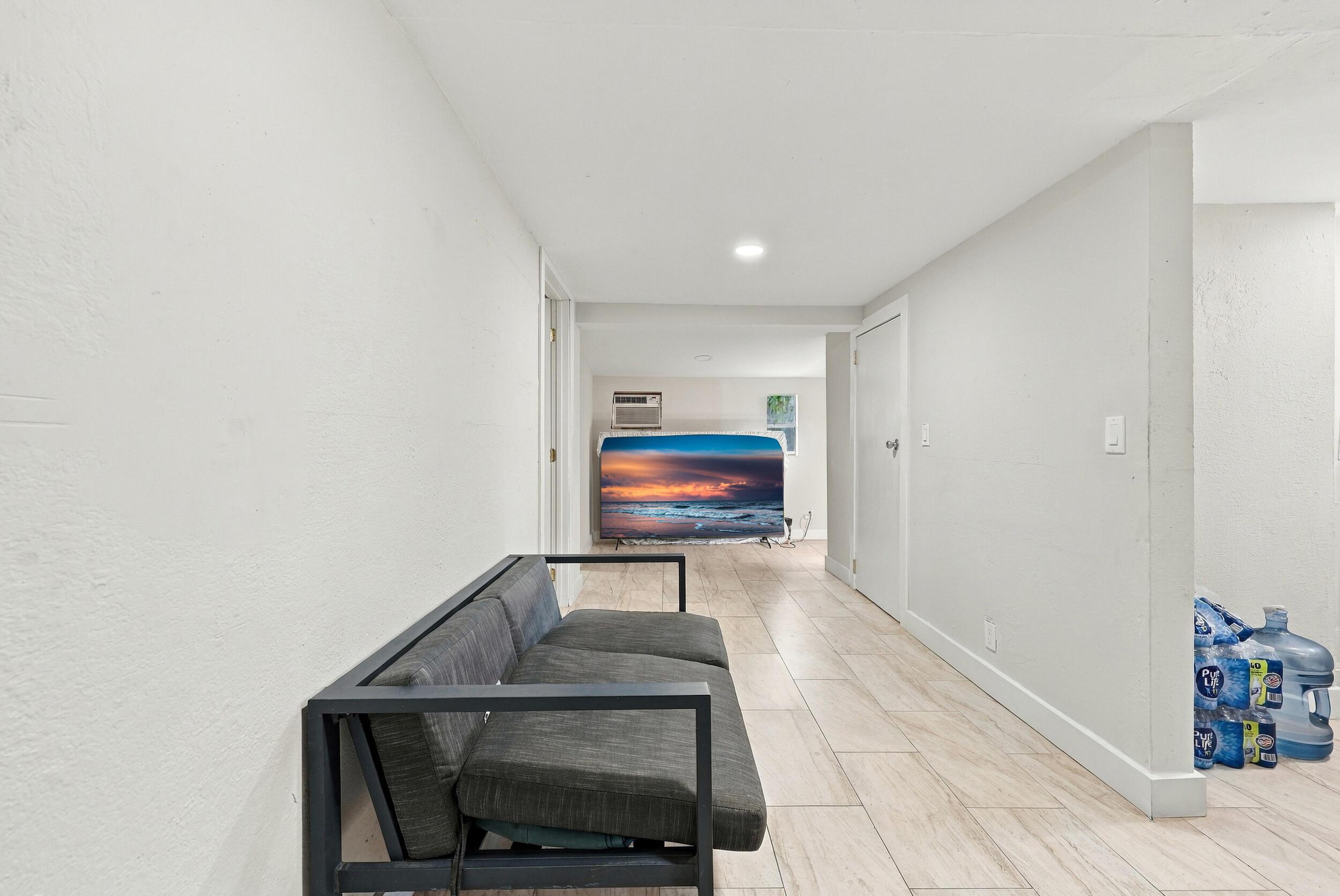 618 S PINE Street B, Lake Worth Beach, FL 33460, Lake Worth Beach - Photo 5