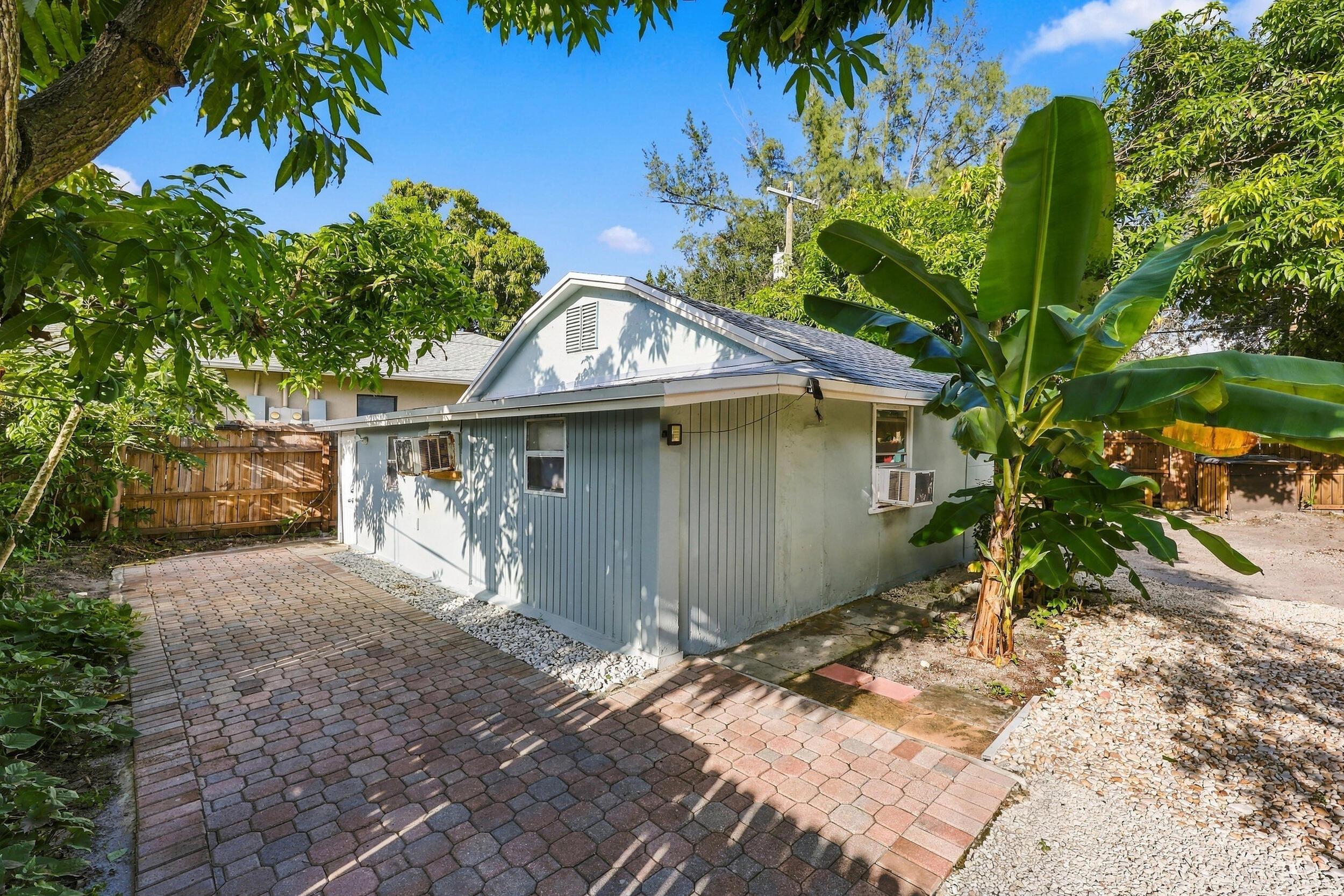 618 S PINE Street B, Lake Worth Beach, FL 33460, Lake Worth Beach