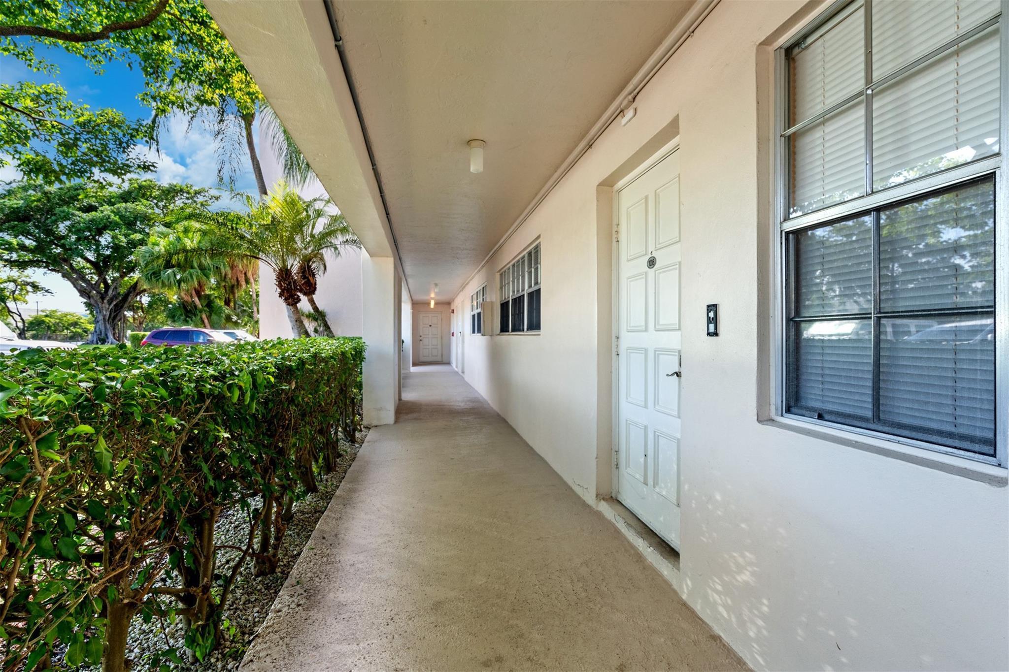 3151 S PALM AIRE Drive 108, Pompano Beach, FL 33069, Pompano Beach - Photo 3