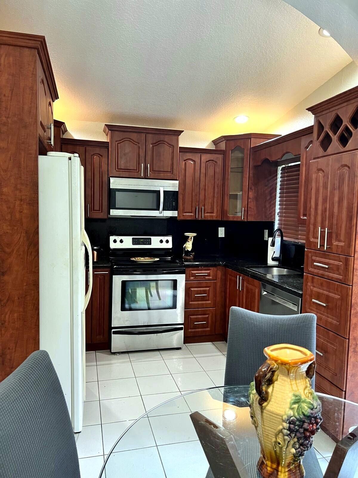 6251 NW 199TH Street, Hialeah, FL 33015, Hialeah