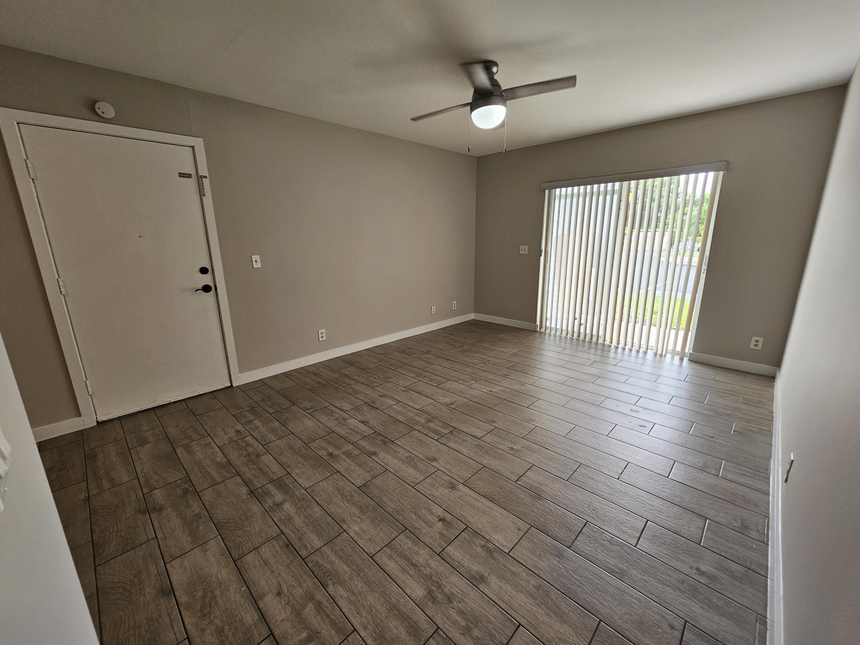 1822 ABBEY Road 105, West Palm Beach, FL 33415, West Palm Beach - Photo 4