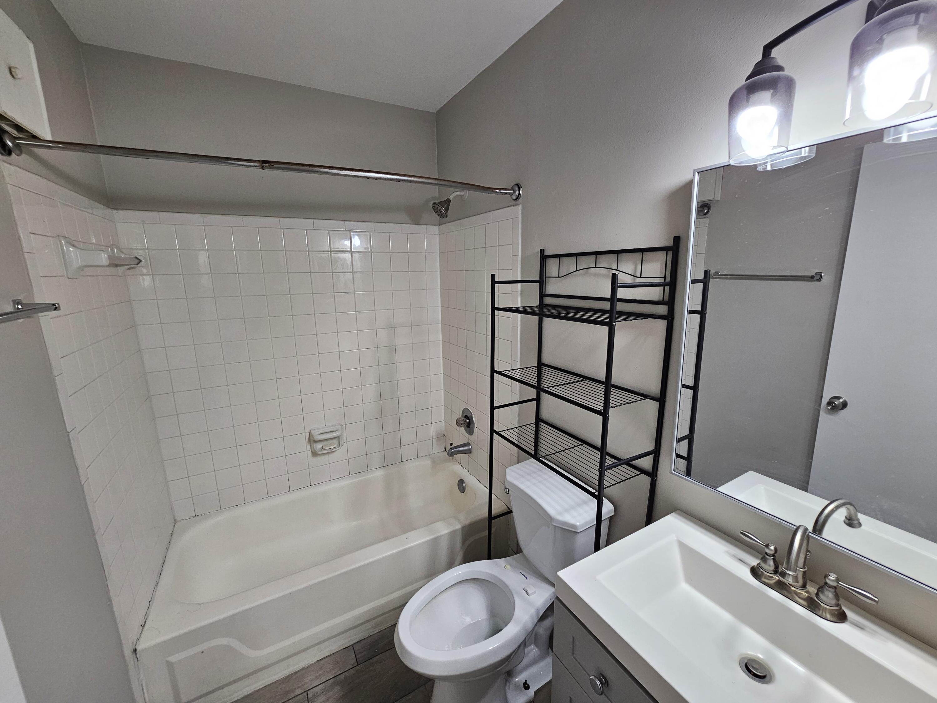 1822 ABBEY Road 105, West Palm Beach, FL 33415, West Palm Beach - Photo 5