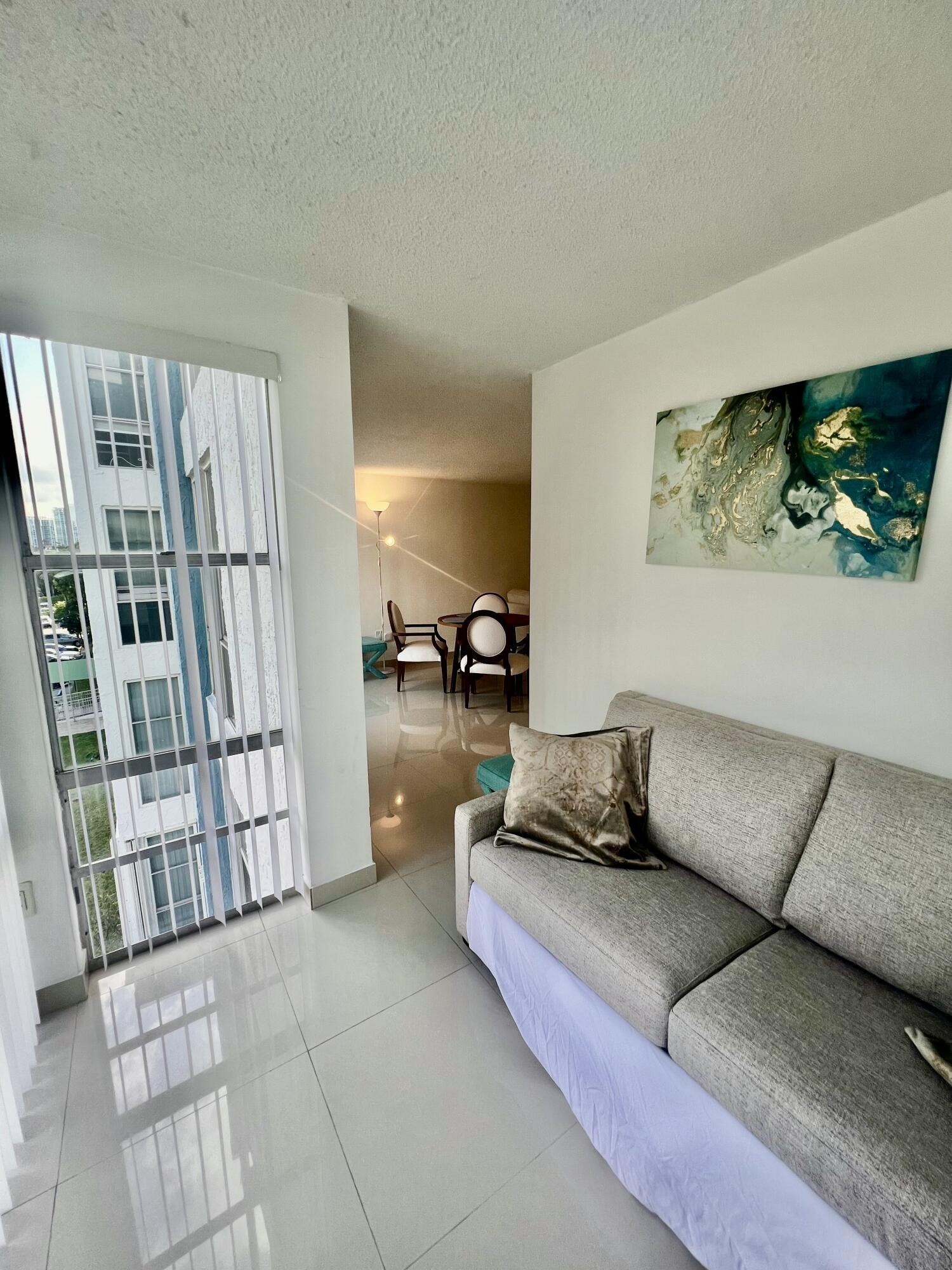 17570 ATLANTIC Boulevard 416, Sunny Isles Beach, FL 33160, Sunny Isles Beach - Photo 4