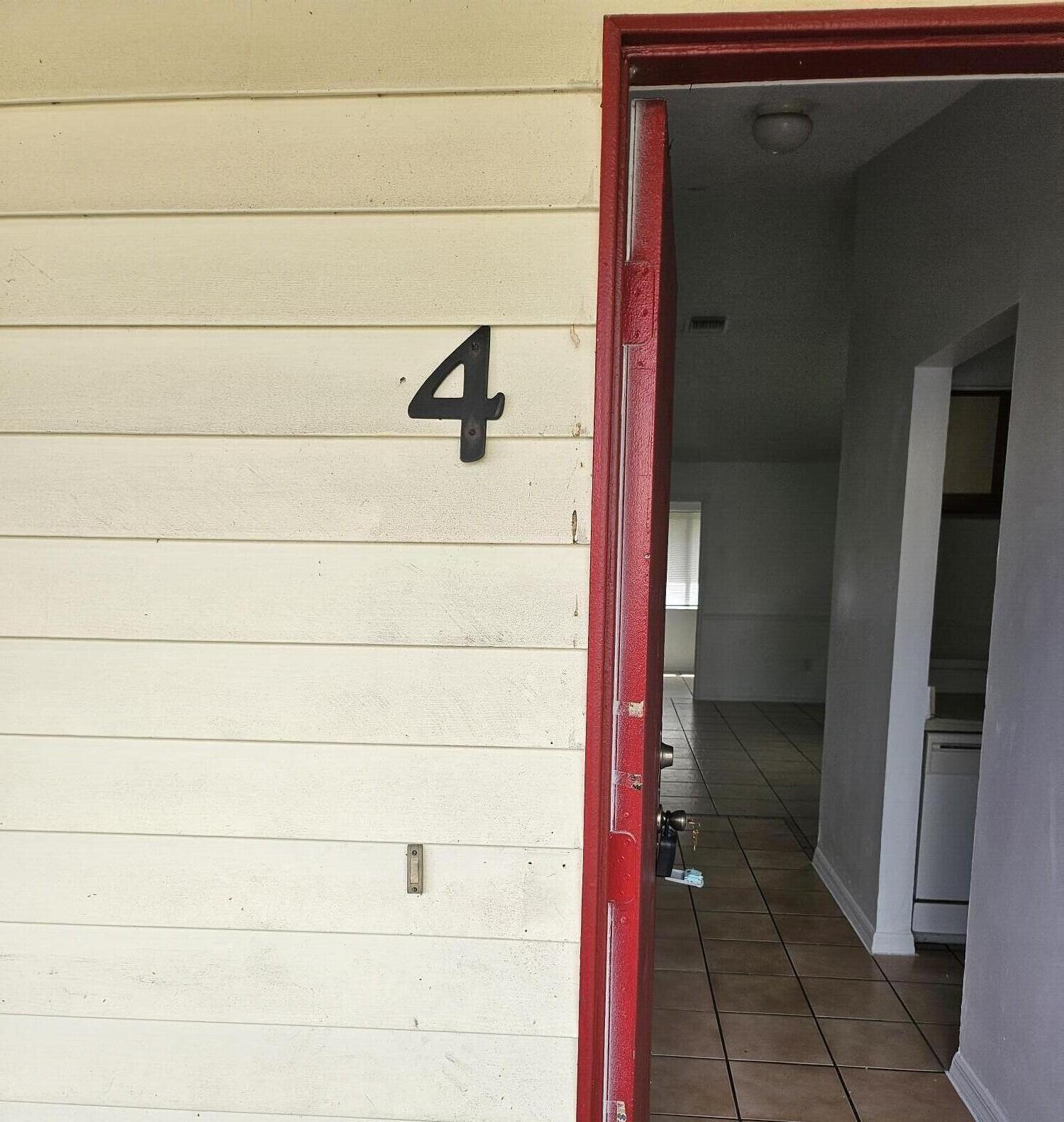 1305 Rosewood Villa Lane 4, West Palm Beach, FL 33417, West Palm Beach - Photo 4