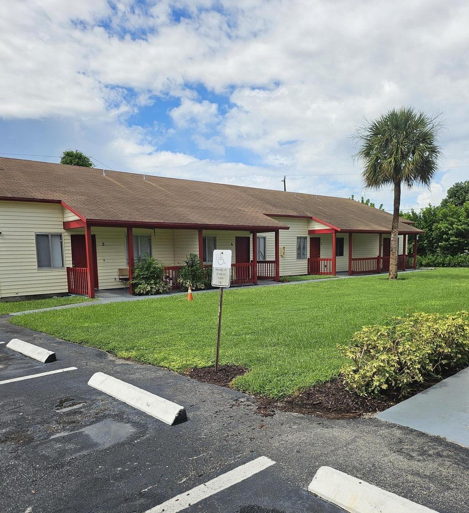 1305 Rosewood Villa Lane 4, West Palm Beach, FL 33417, West Palm Beach - Photo 2