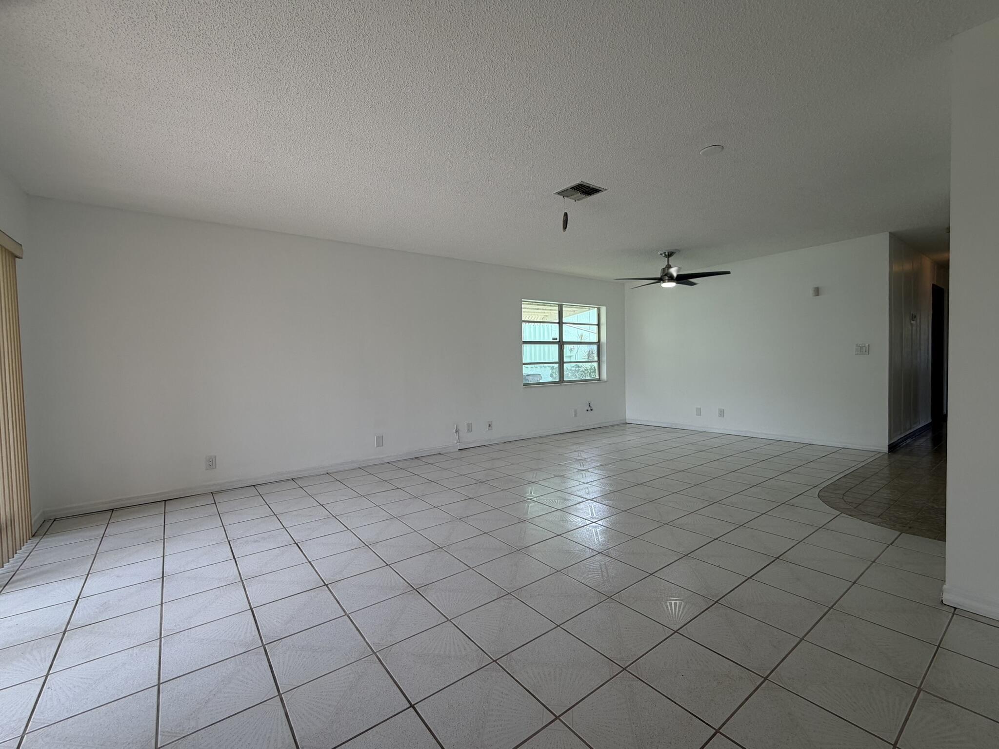 7240 Pineforest Circle, Lake Worth, FL 33467, Lake Worth - Photo 4