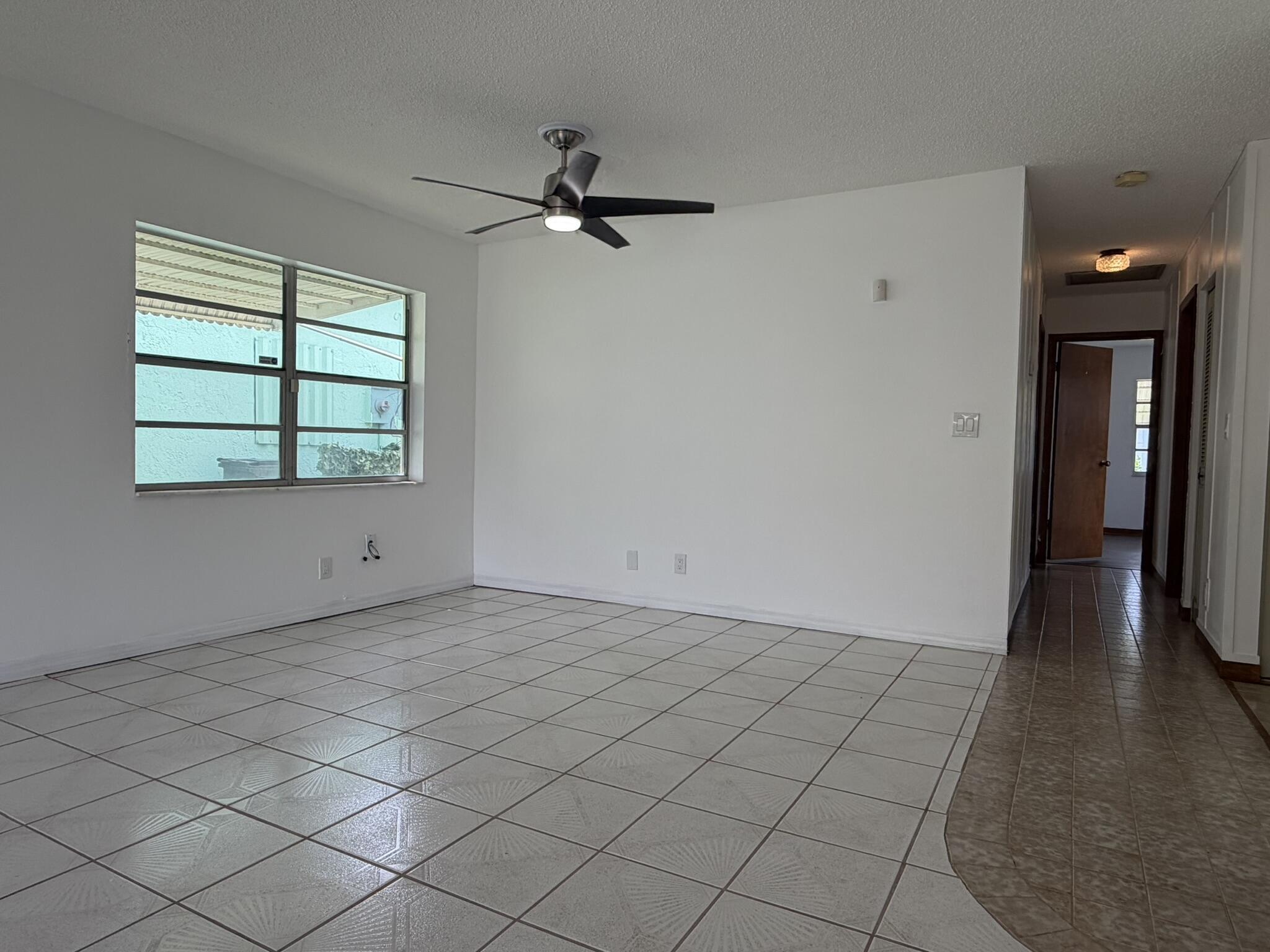 7240 Pineforest Circle, Lake Worth, FL 33467, Lake Worth - Photo 5