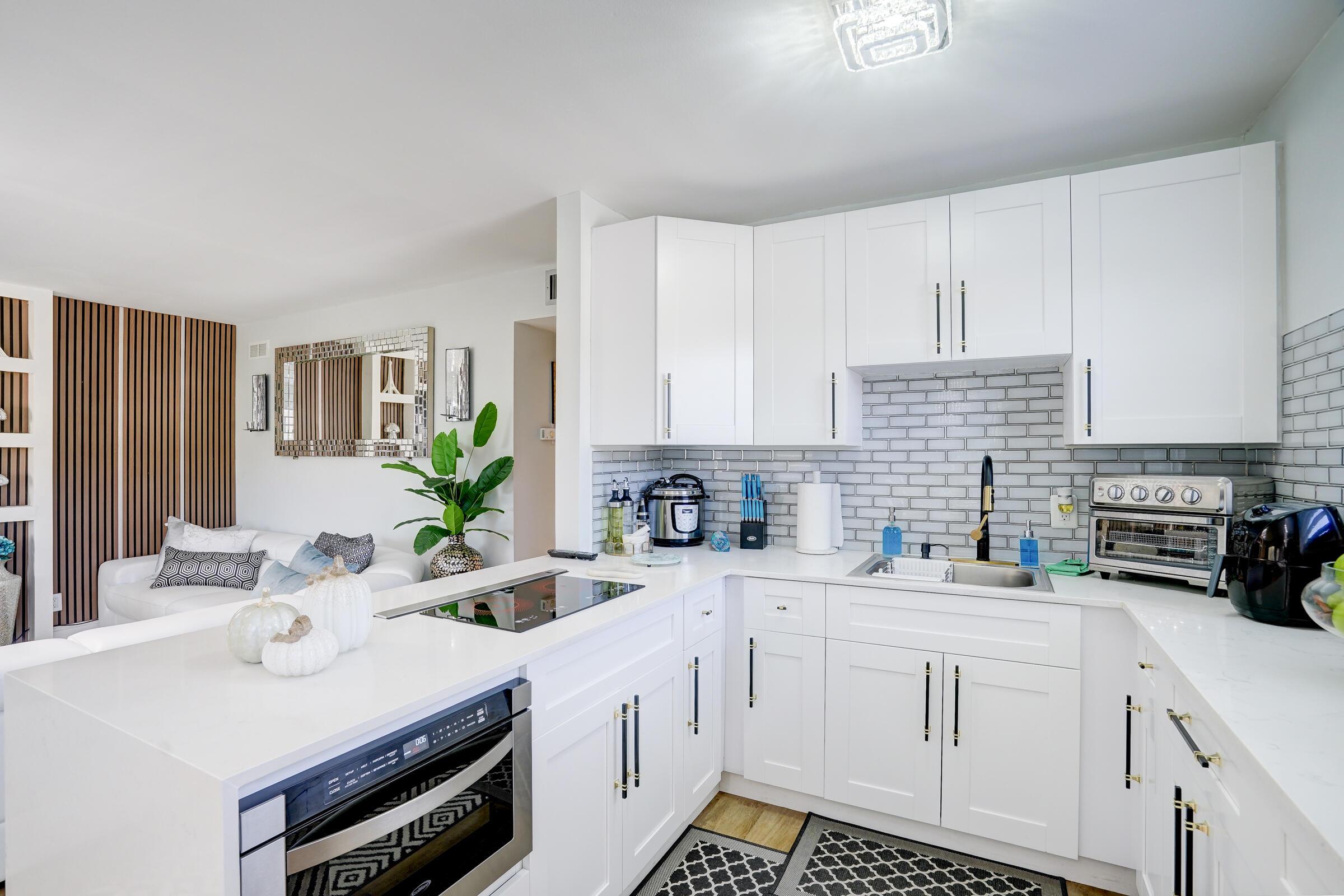 203 S WINDSOR I 203, West Palm Beach, FL 33417, West Palm Beach - Photo 2