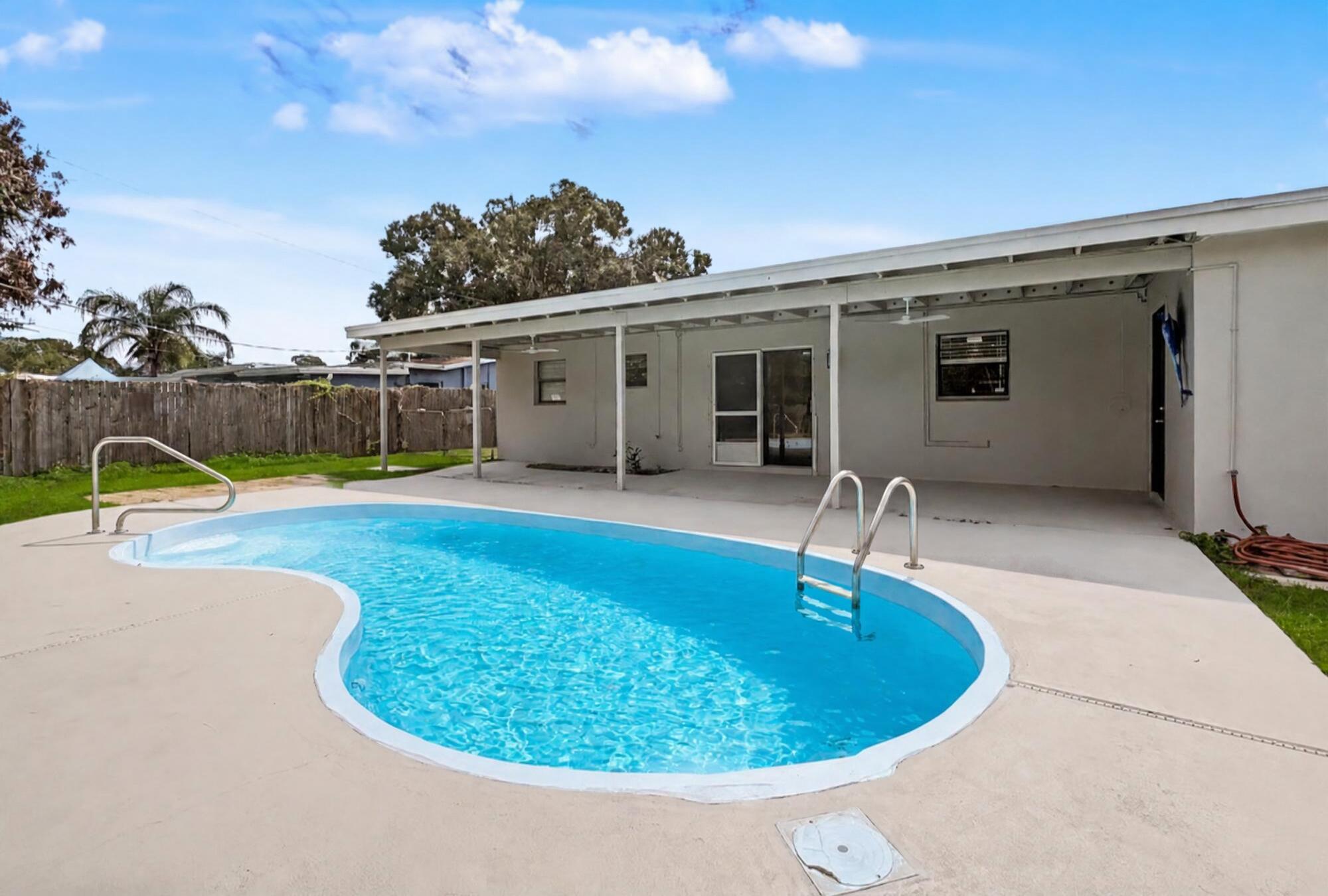 2424 1ST Place SW, Vero Beach, FL 32962, Vero Beach - Photo 2