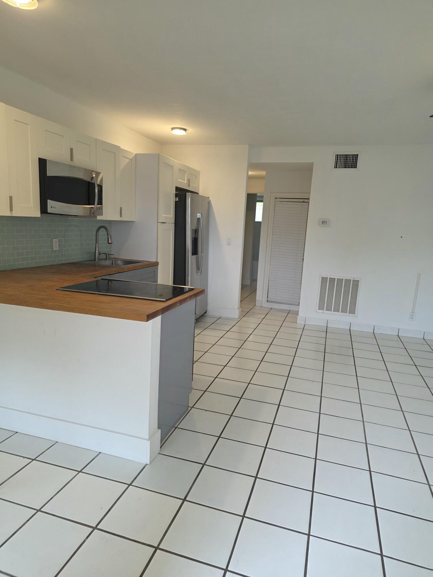 2716 NE 30TH Place 105C, Fort Lauderdale, FL 33306, Fort Lauderdale - Photo 4