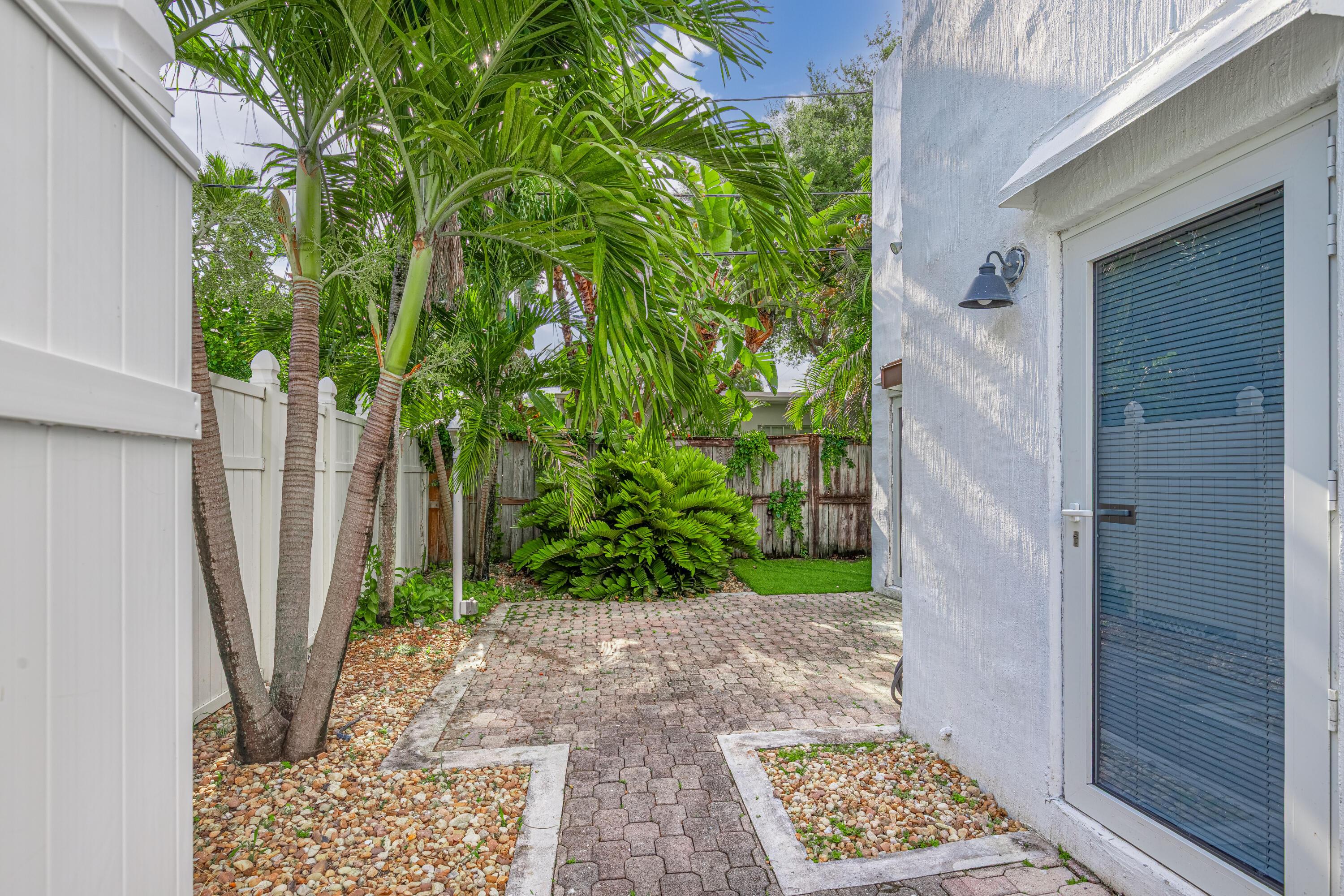 110 NE 16th Terrace 1-3, Fort Lauderdale, FL 33301, Fort Lauderdale - Photo 4