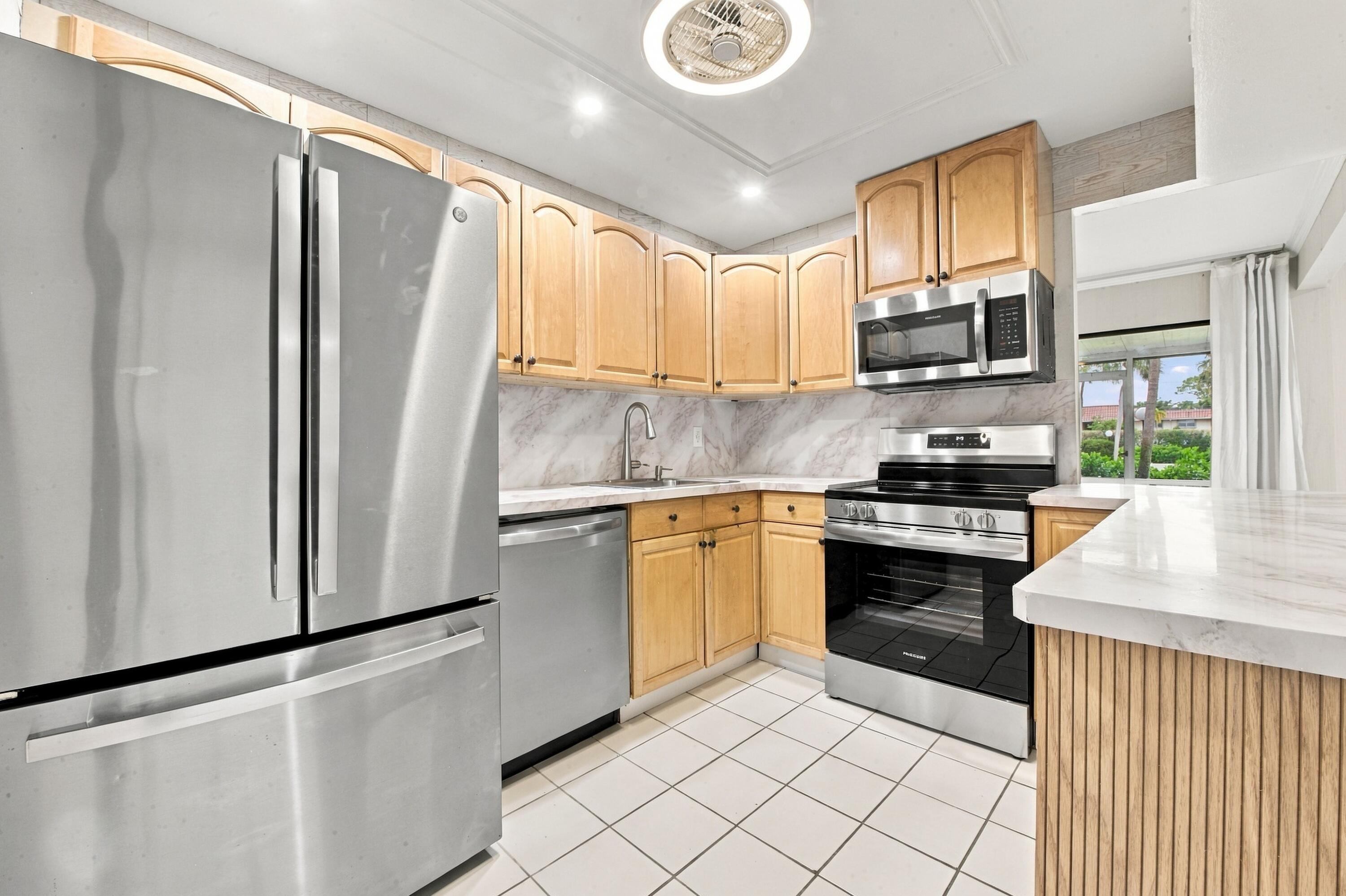 1149 NW 13th Street Apt 6, Boca Raton, FL 33486, Boca Raton - Photo 2
