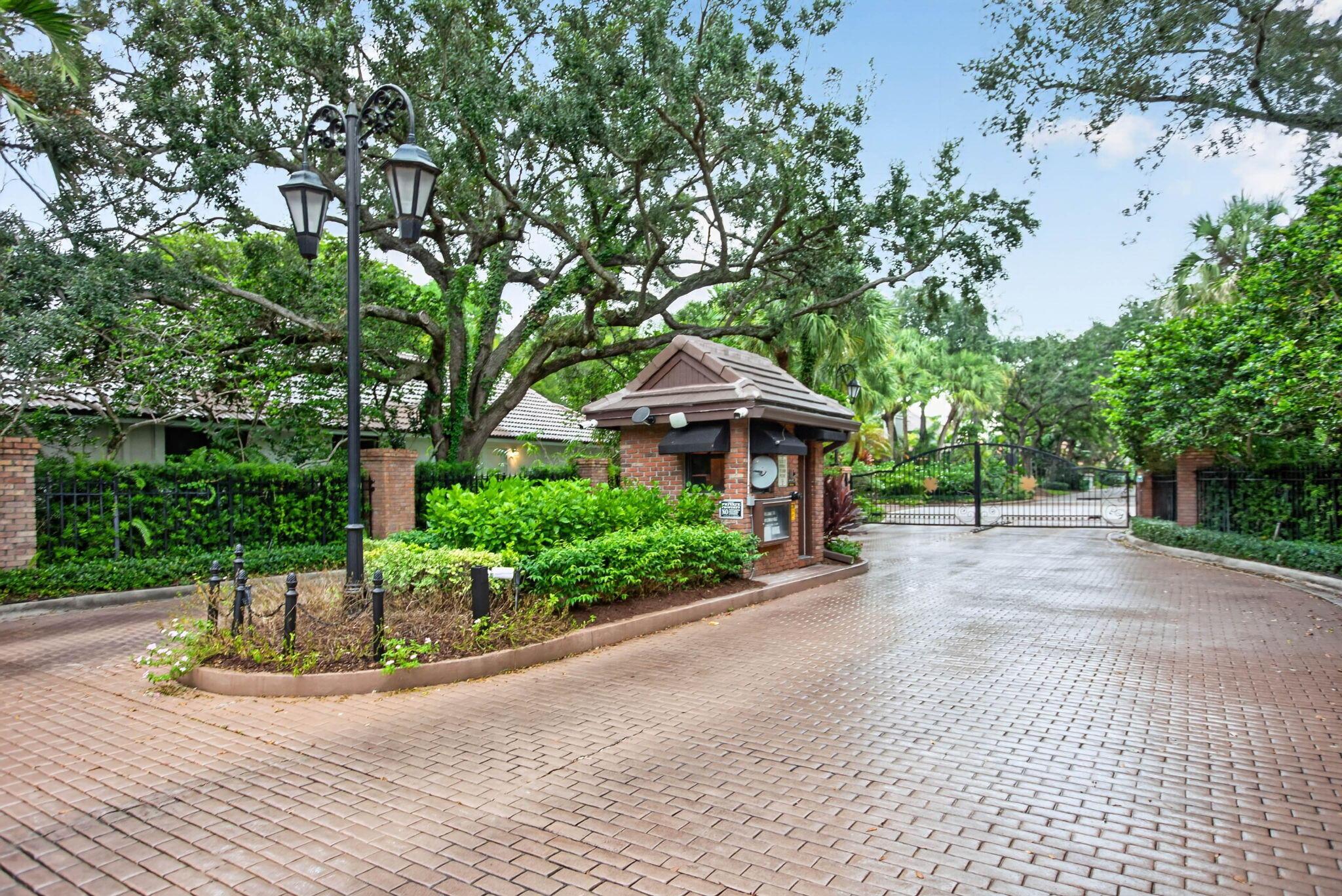 10240 Vestal Court, Coral Springs, FL 33071, Coral Springs - Photo 4